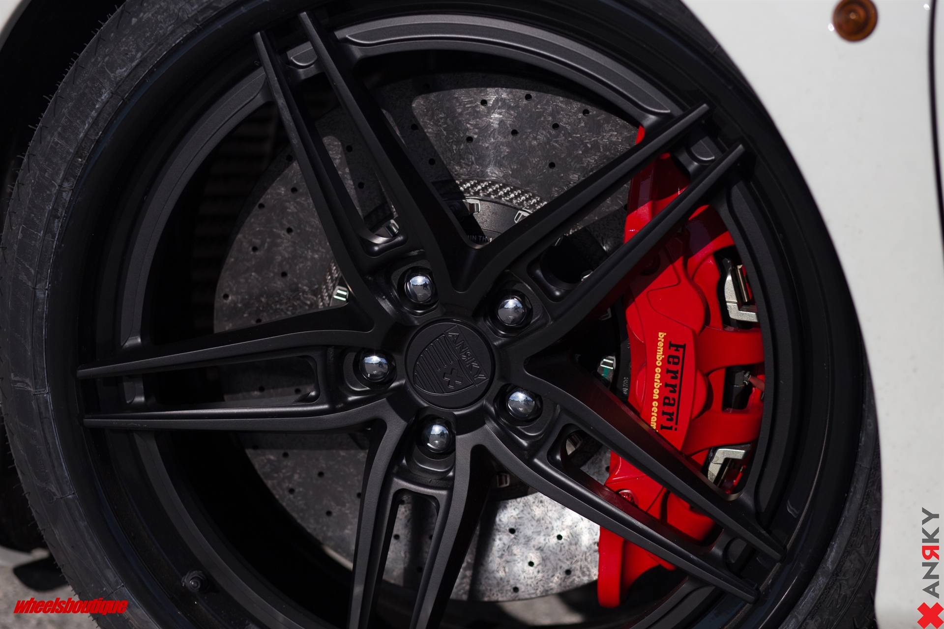 Ferrari 488 Spider | Bianco Avus | on ANRKY AN37 | Satin Black