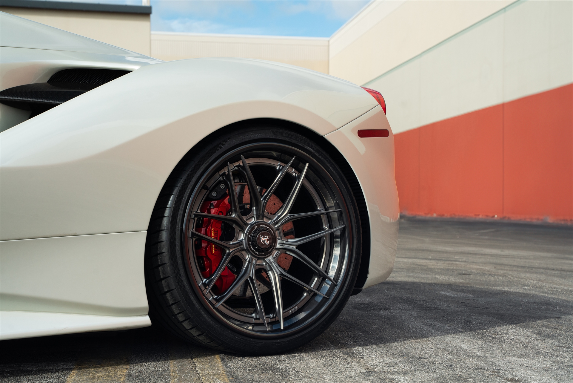 Ferrari 488 Pista | Bianco Avus | on 1886 XR004 | Frozen Polished Liquid Smoke