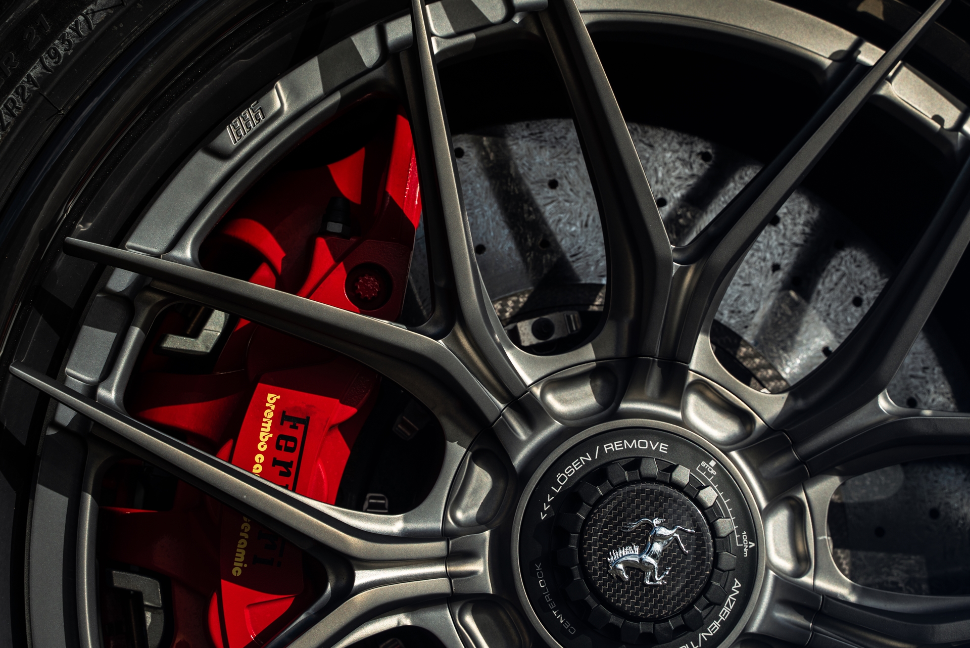 Ferrari 488 Pista | Bianco Avus | on 1886 XR004 | Frozen Polished Liquid Smoke