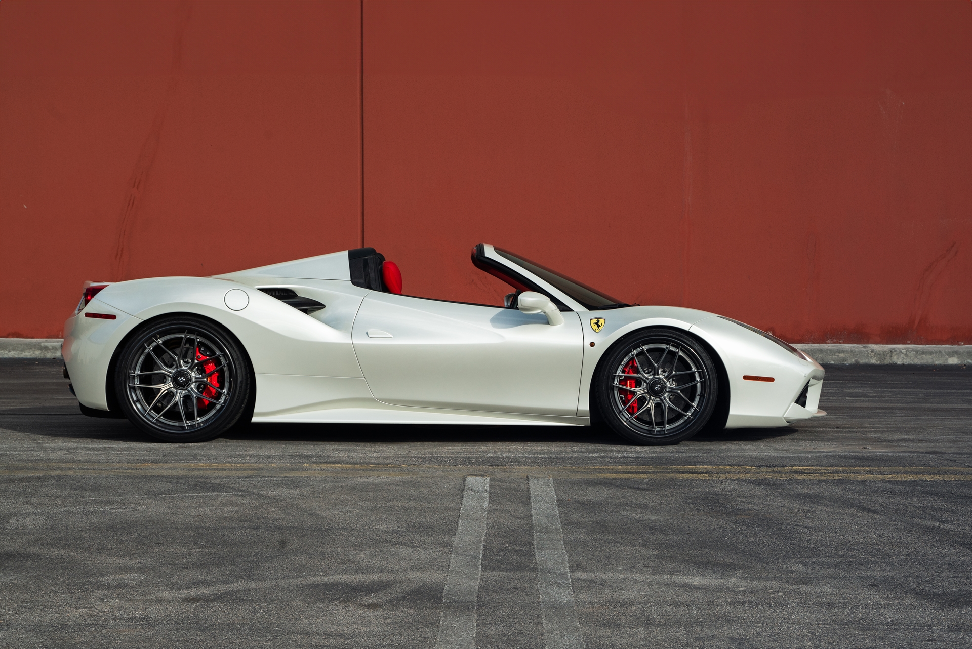 Ferrari 488 Pista | Bianco Avus | on 1886 XR004 | Frozen Polished Liquid Smoke