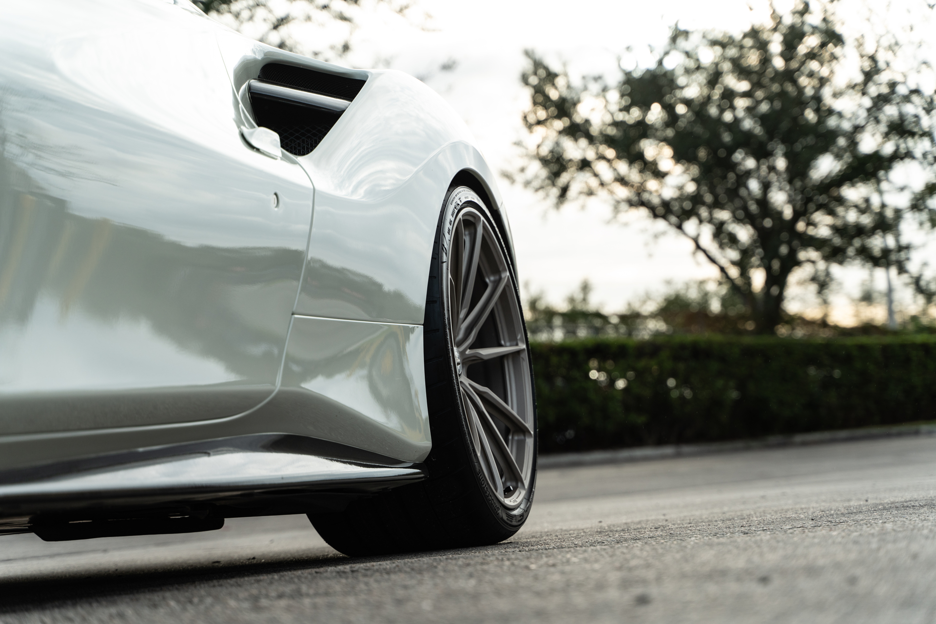 Ferrari 488 | Bianco Fuji | on HRE P104SC | Satin White Gold