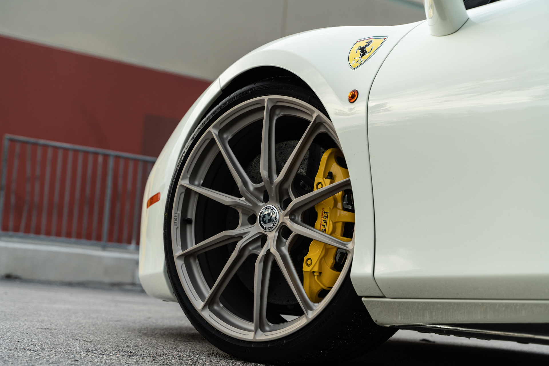 Ferrari 488 | Bianco Fuji | on HRE P104SC | Satin White Gold