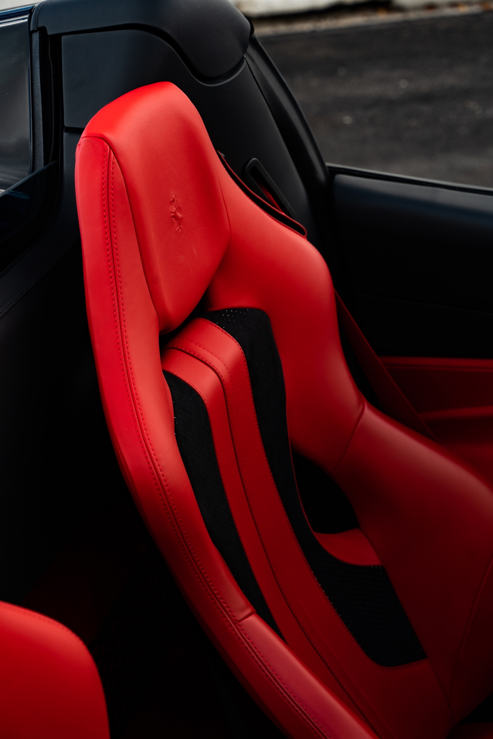 Ferrari F8 | Nero | on HRE 501M | Gloss Black