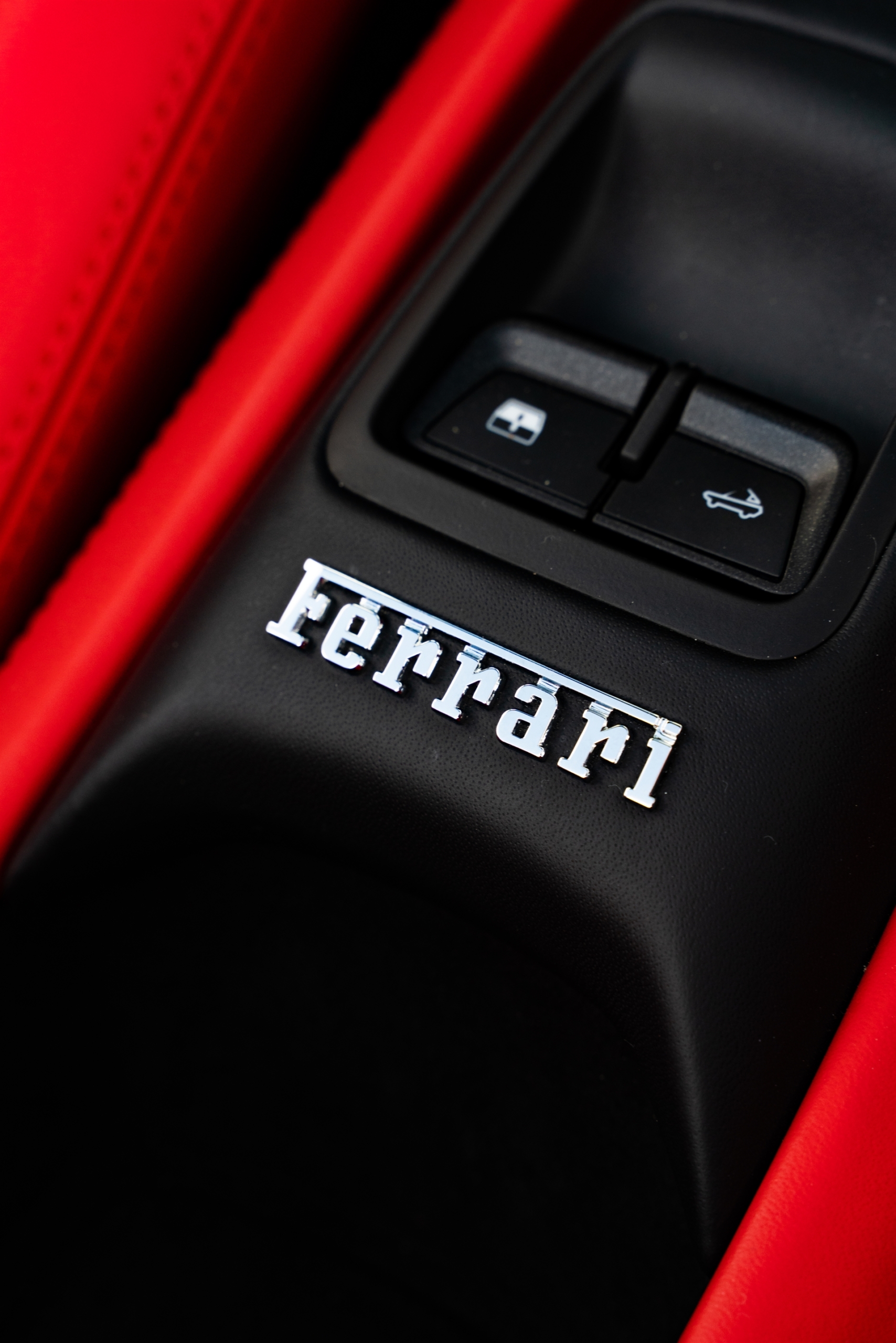 Ferrari F8 | Nero | on HRE 501M | Gloss Black