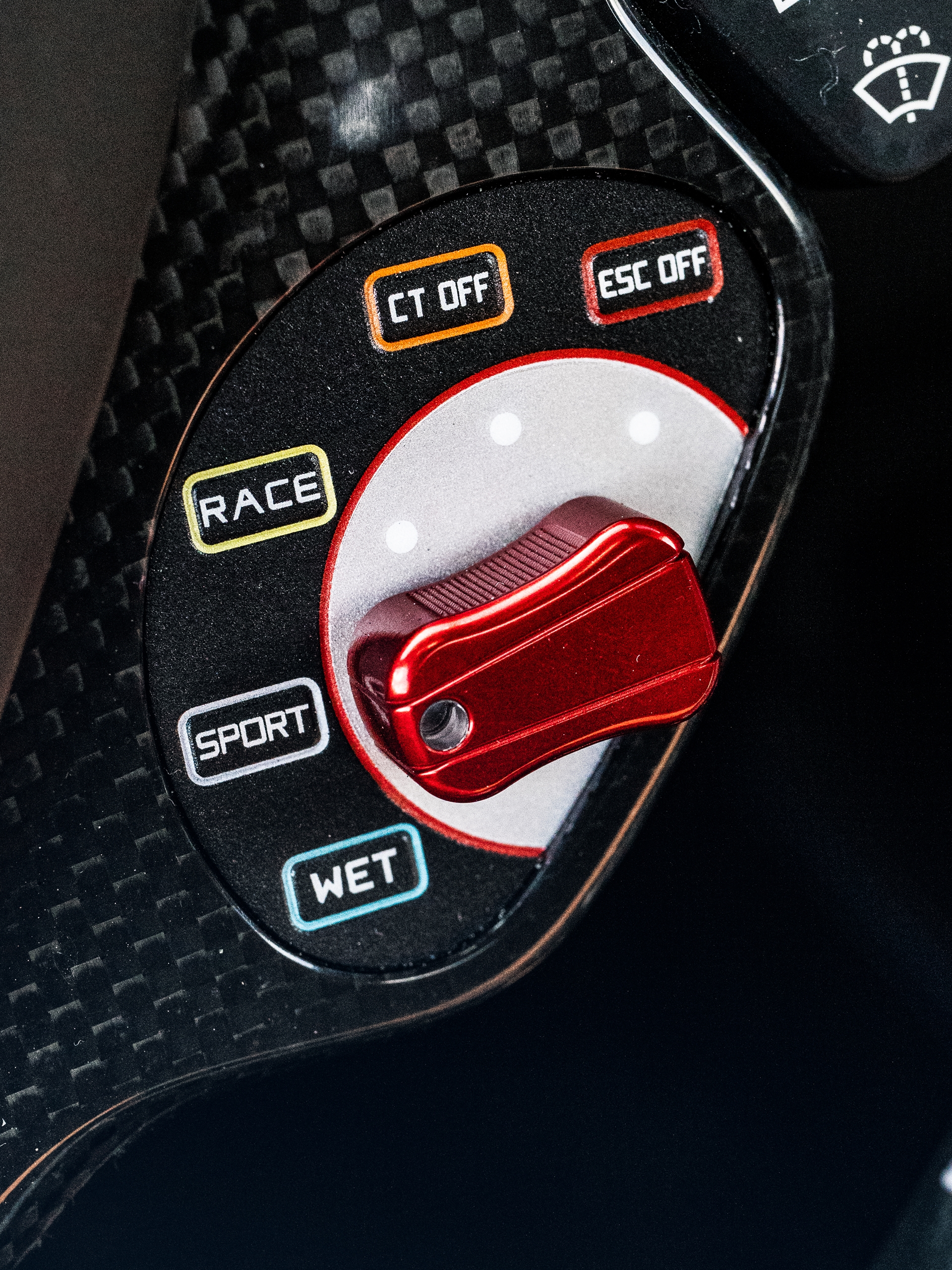 Ferrari 488 Pista | Bianco Avus | on HRE P104SC | Satin Black