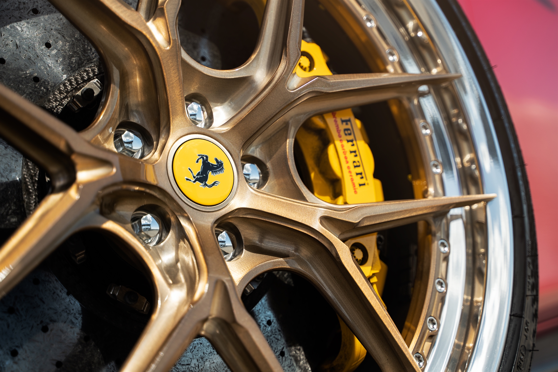 Ferrari 488 Pista | Rosso Scuderia | on HRE S101SC | Brushed Champagne