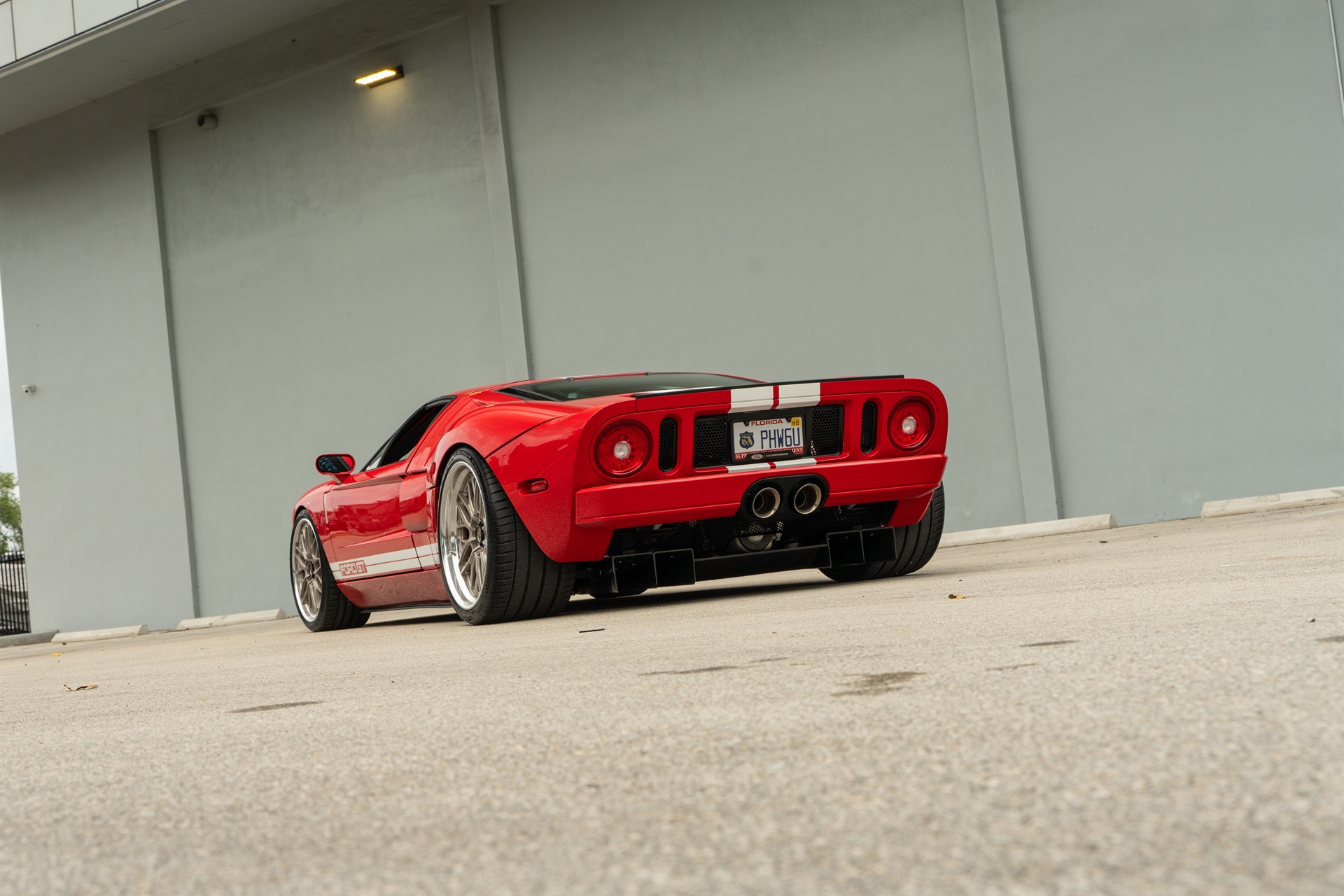 Ford GT MK1 | Ruby Red | on ANRKY RS1 | Satin White Gold