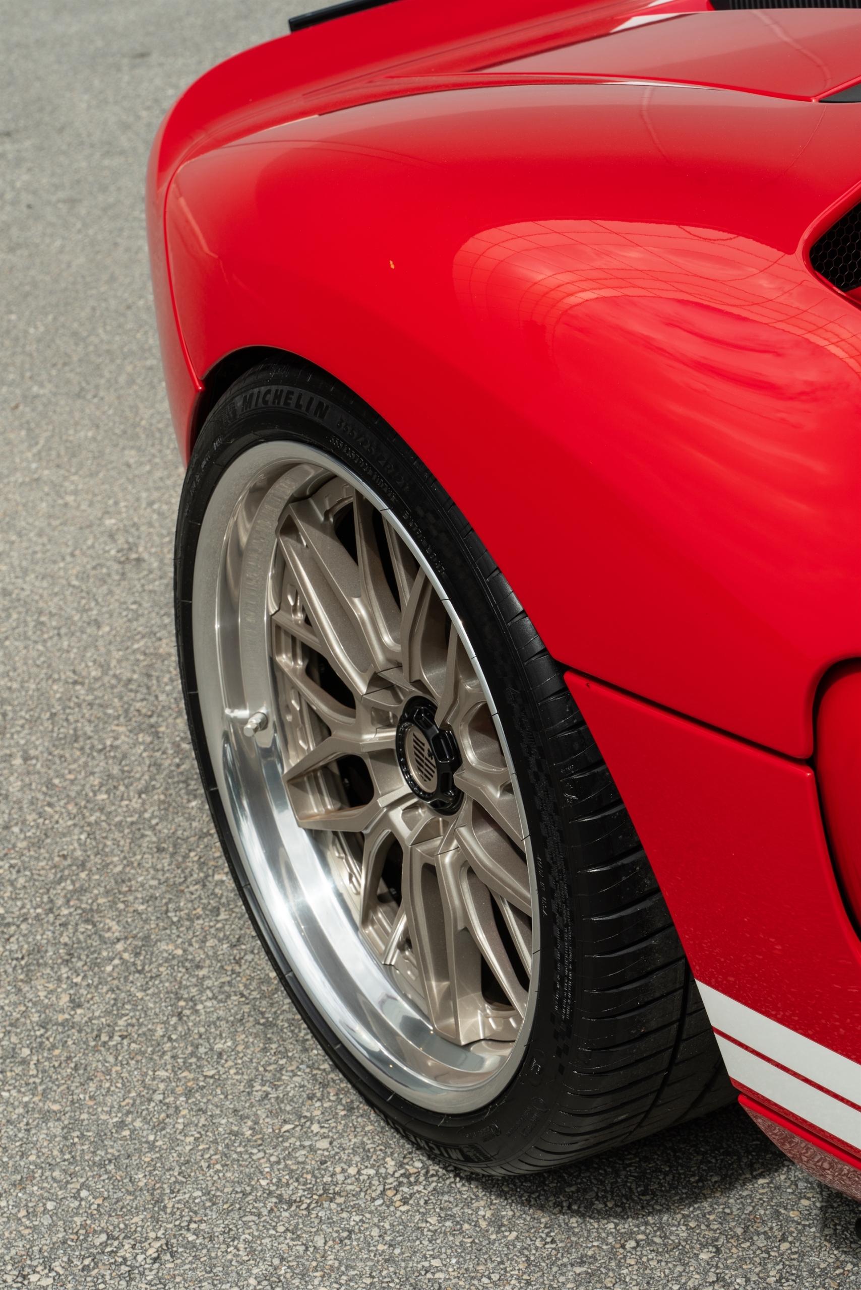 Ford GT MK1 | Ruby Red | on ANRKY RS1 | Satin White Gold