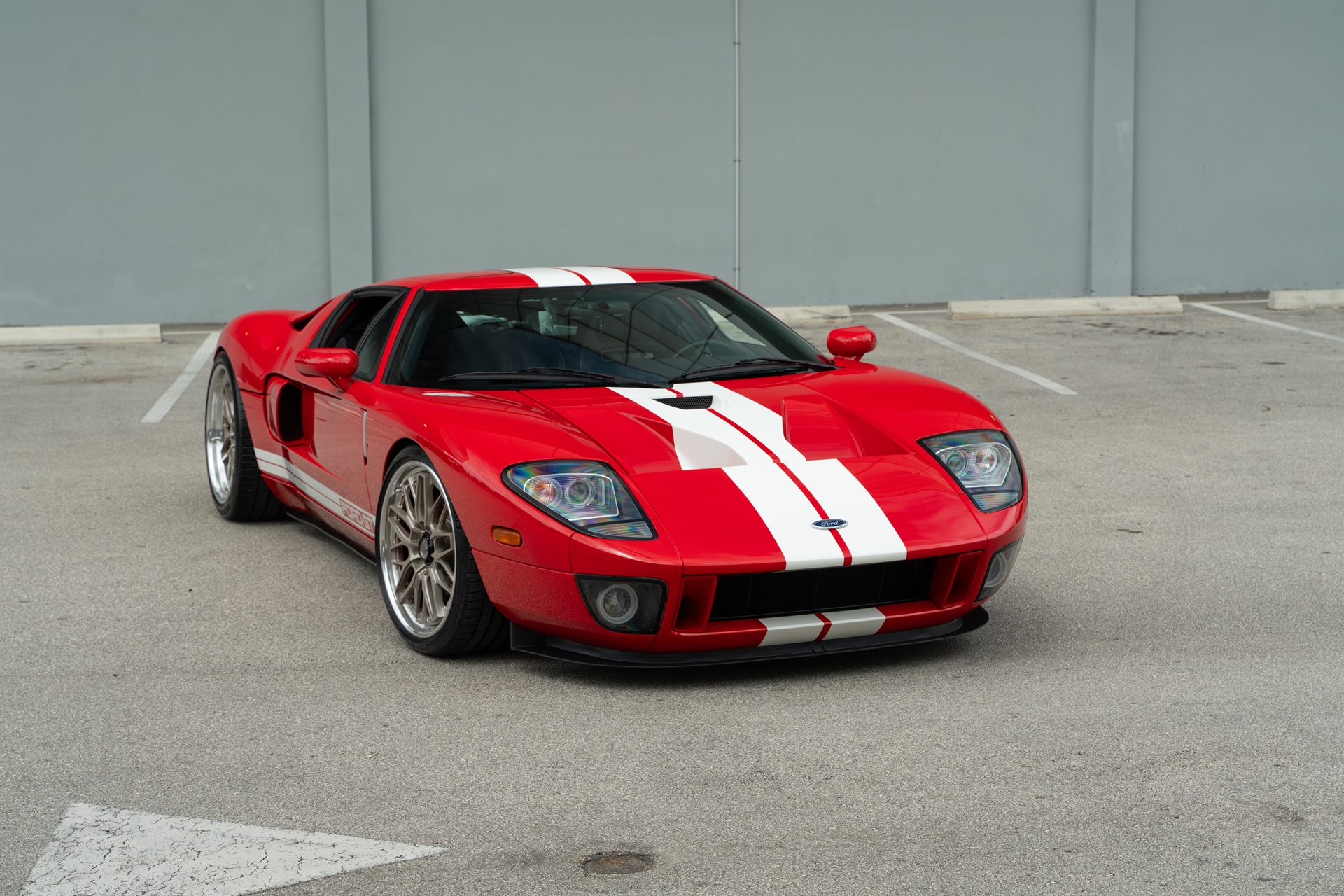 Ford GT MK1 | Ruby Red | on ANRKY RS1 | Satin White Gold