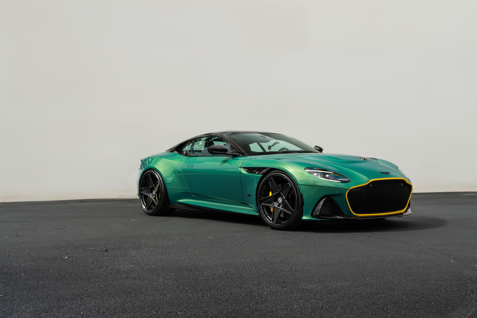 Aston Martin DBS 770 Ultimate / HRE 505M