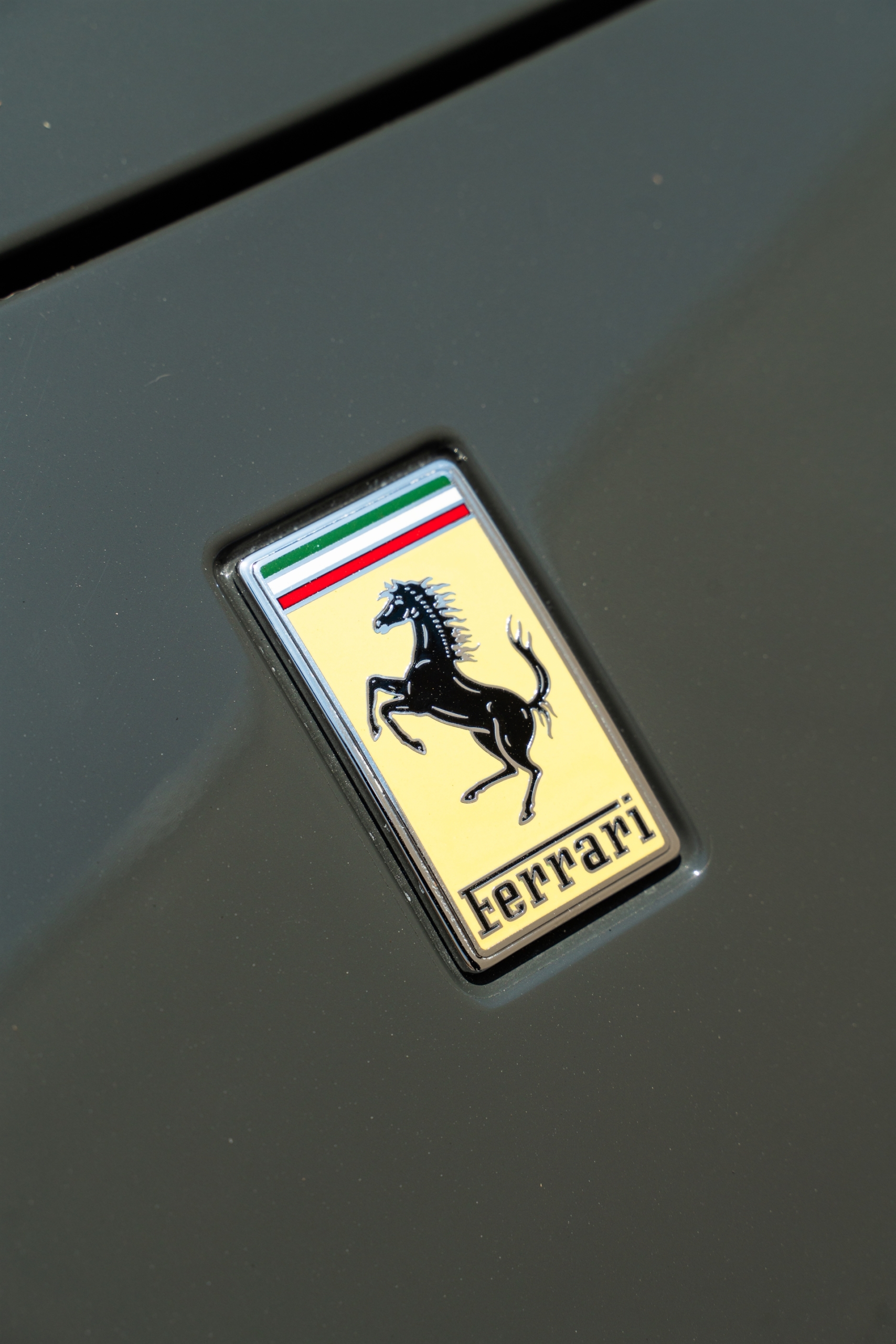 Ferarri F8 | Grigio Medio | on HRE P104SC | Gloss Black