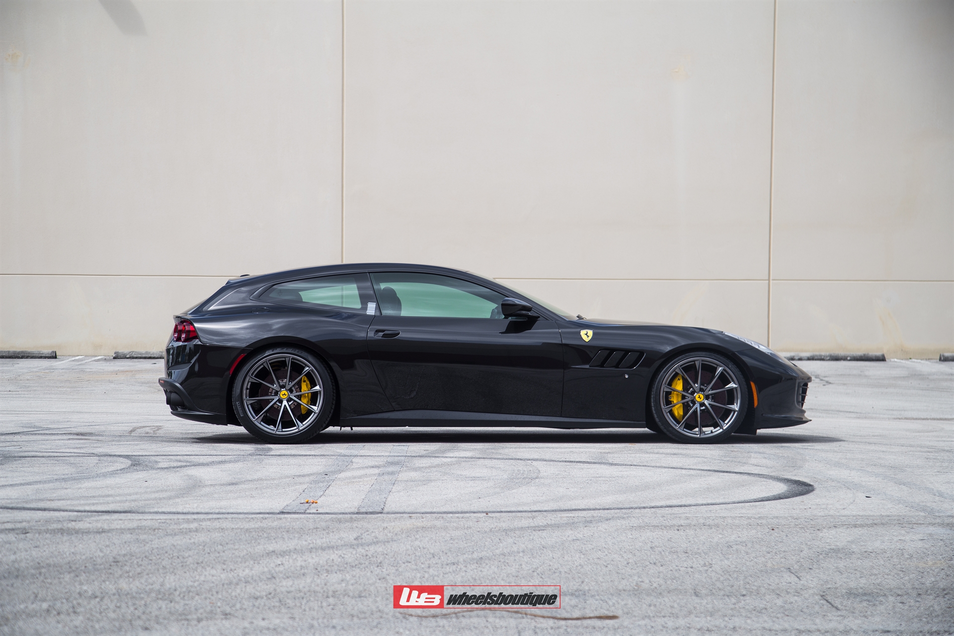 FERRARI GTC4LUSSO T ON HRE P204