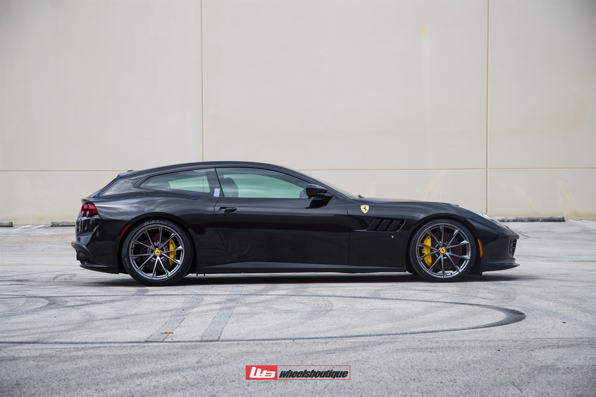 FERRARI GTC4LUSSO T ON HRE P204