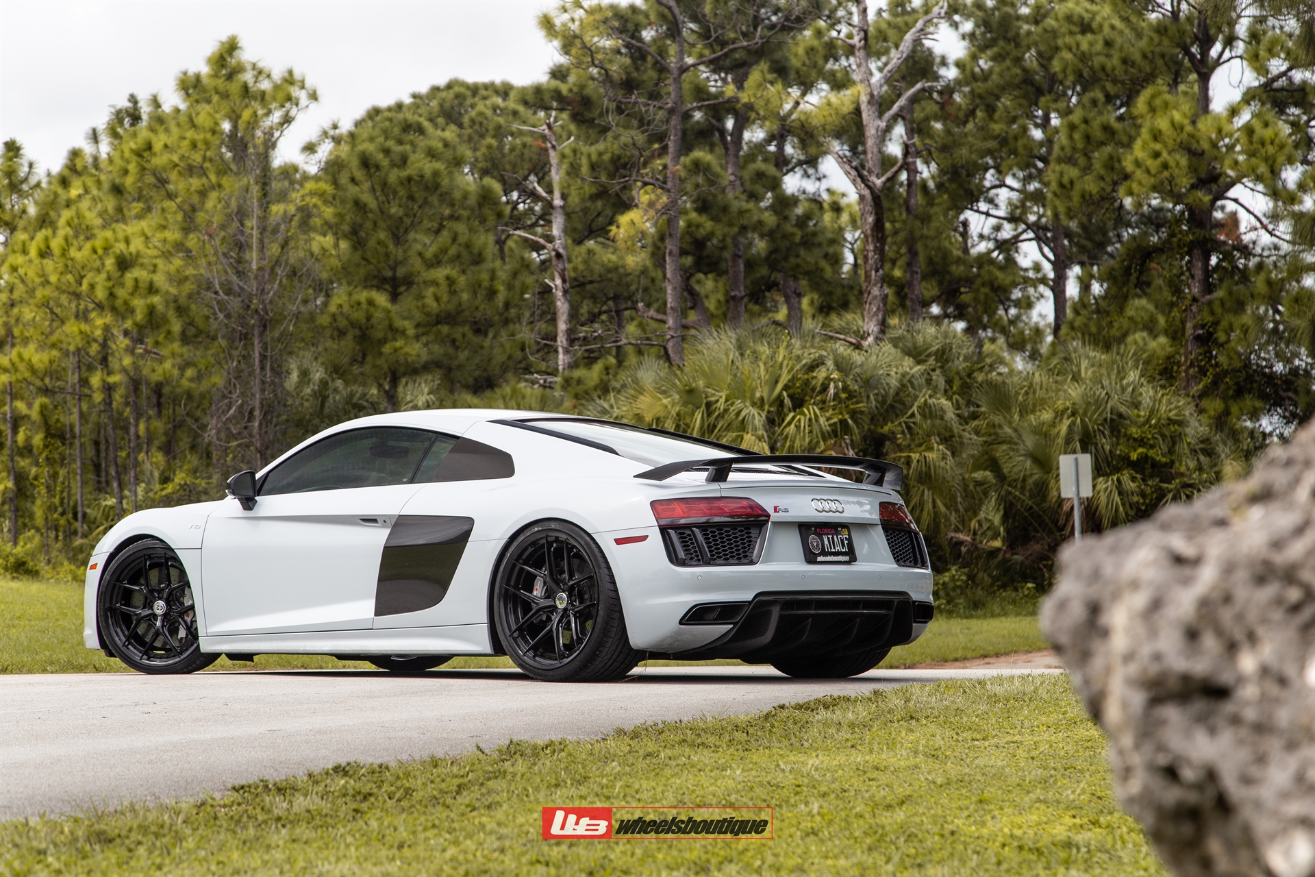 AUDI MK2 R8 V10 PLUS ON HRE S101SC