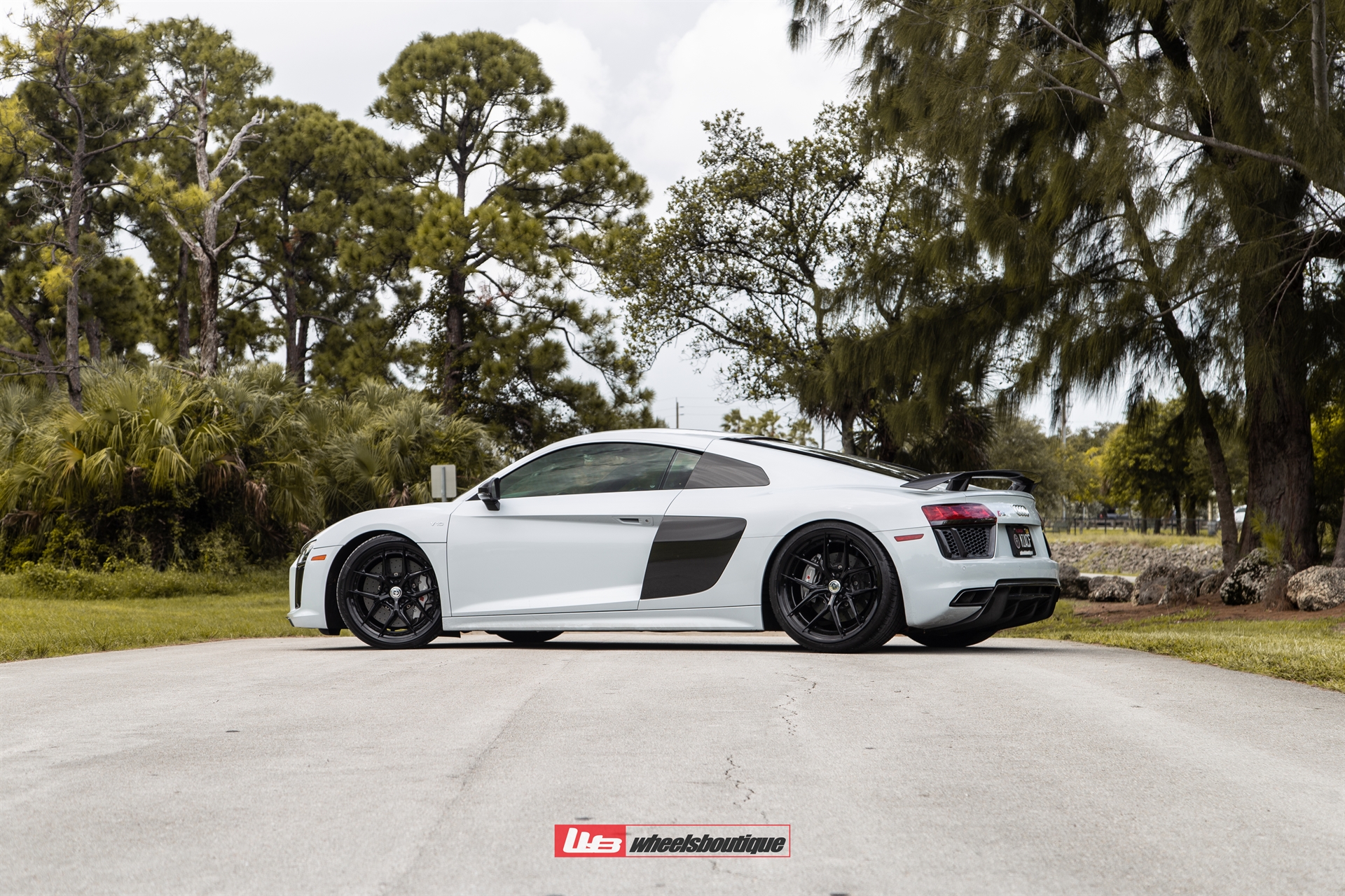 AUDI MK2 R8 V10 PLUS ON HRE S101SC