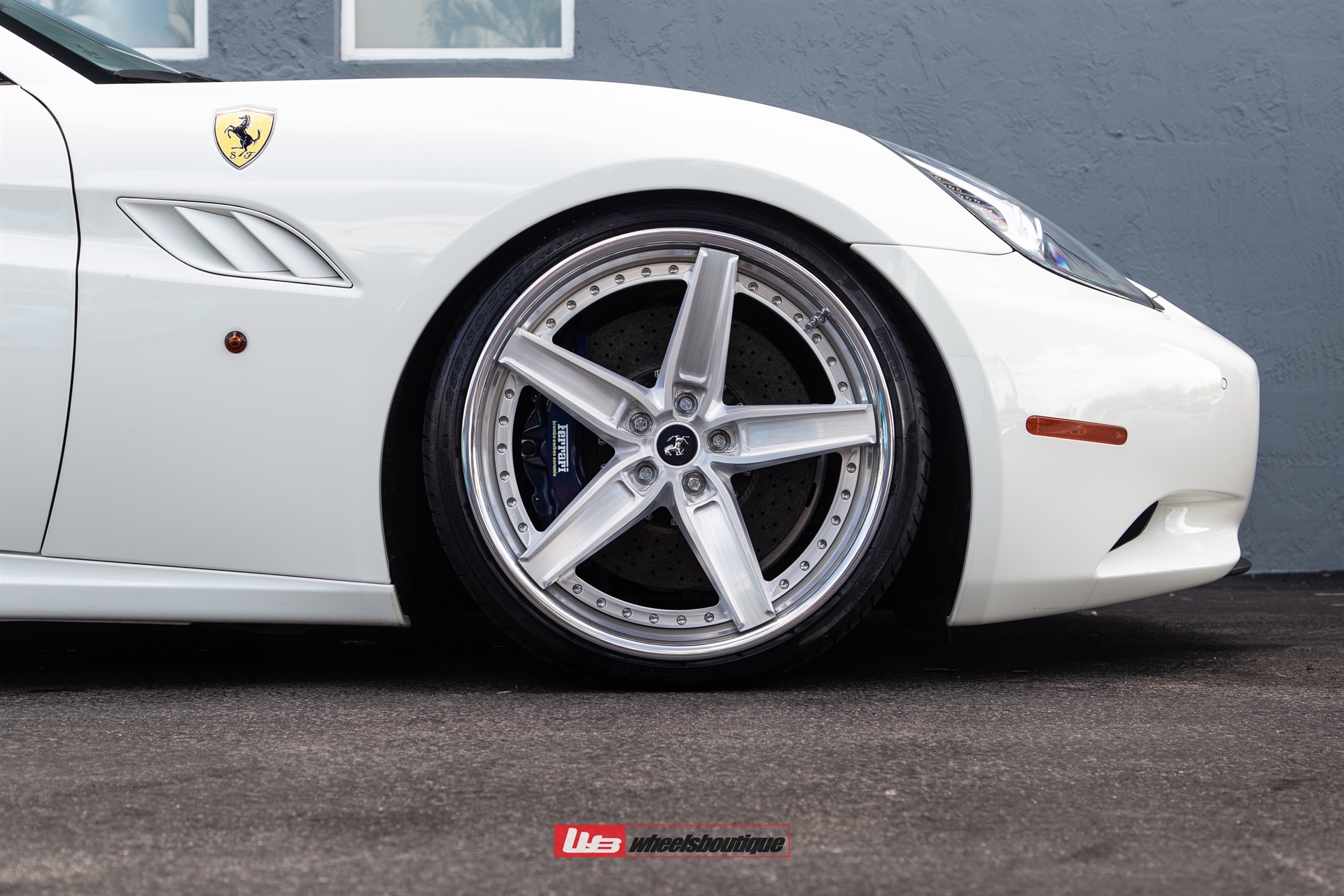 FERRARI CALIFORNIA ON ANRKY AN35