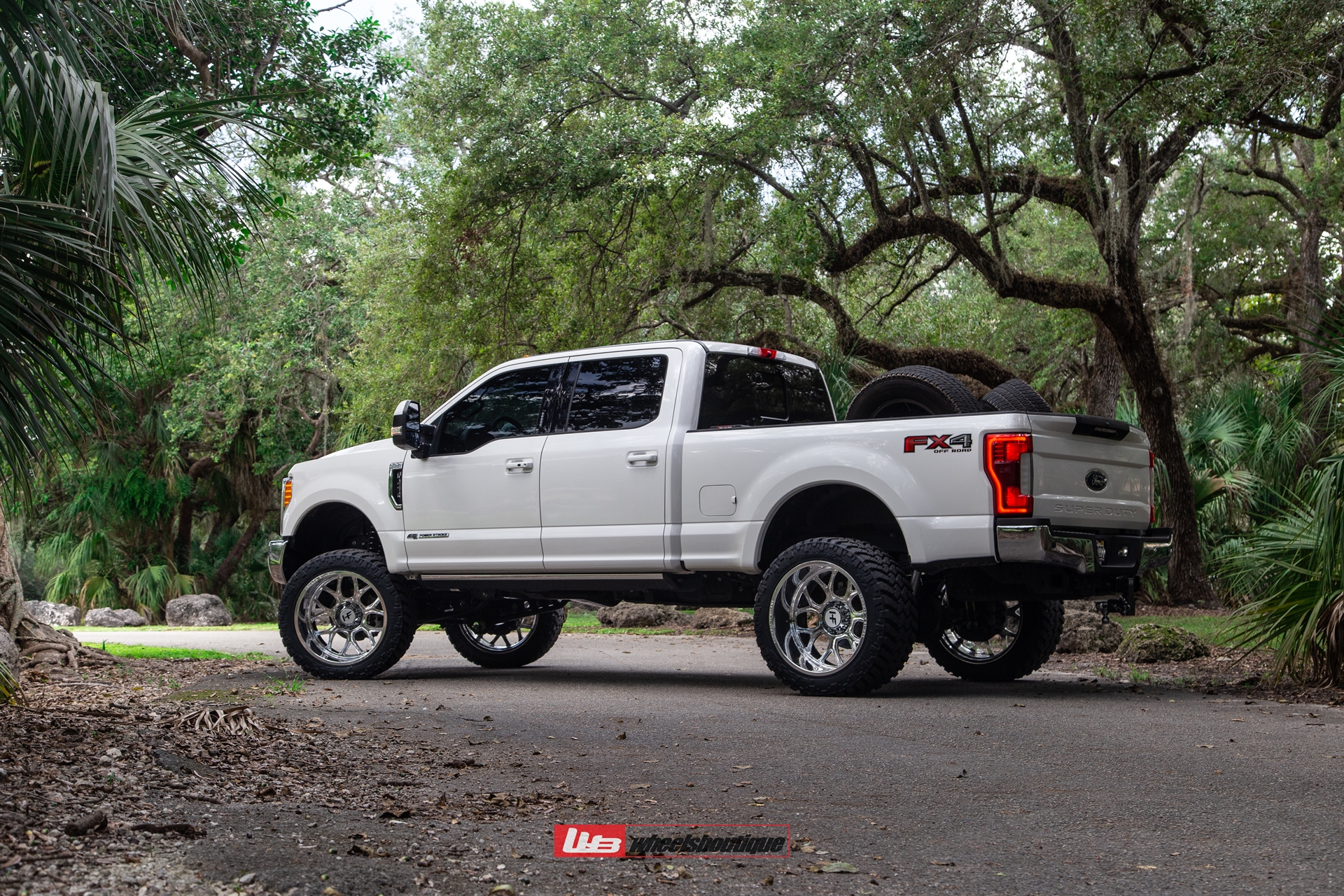 FORD F-250 ON HOSTILE HF04 PUNISHER