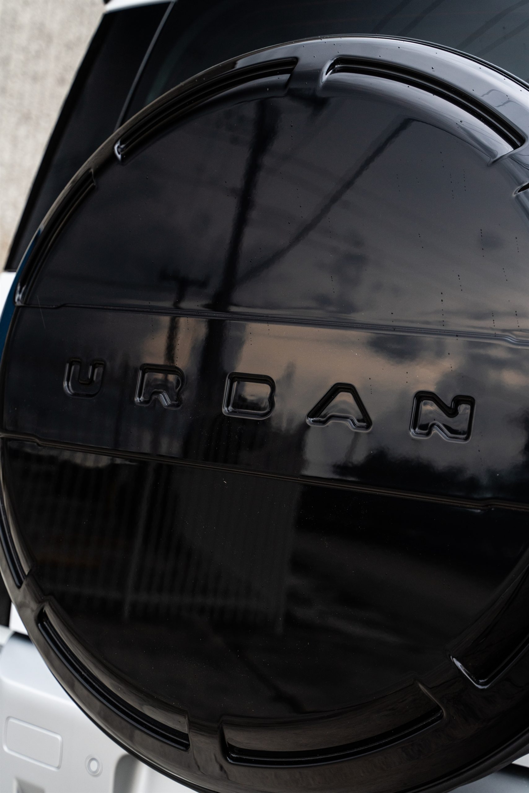 Land Rover Discovery 90 | Fuji White | on HRE P11SC | Gloss Black | Urban Automotive Widetrack Kit