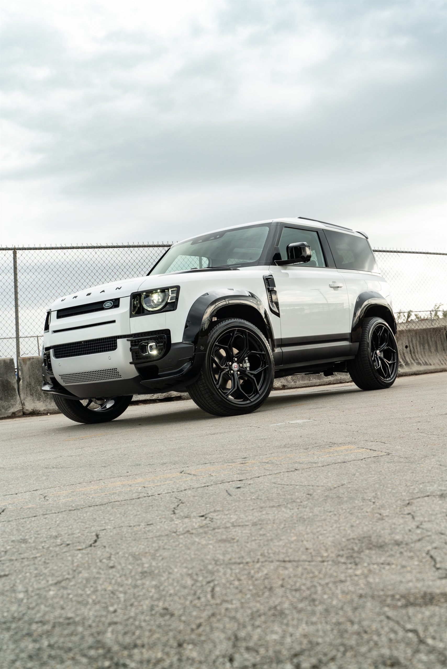 Land Rover Discovery 90 | Fuji White | on HRE P11SC | Gloss Black | Urban Automotive Widetrack Kit