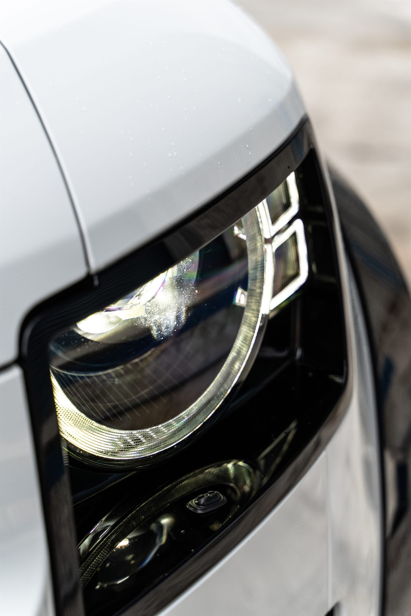 Land Rover Discovery 90 | Fuji White | on HRE P11SC | Gloss Black | Urban Automotive Widetrack Kit