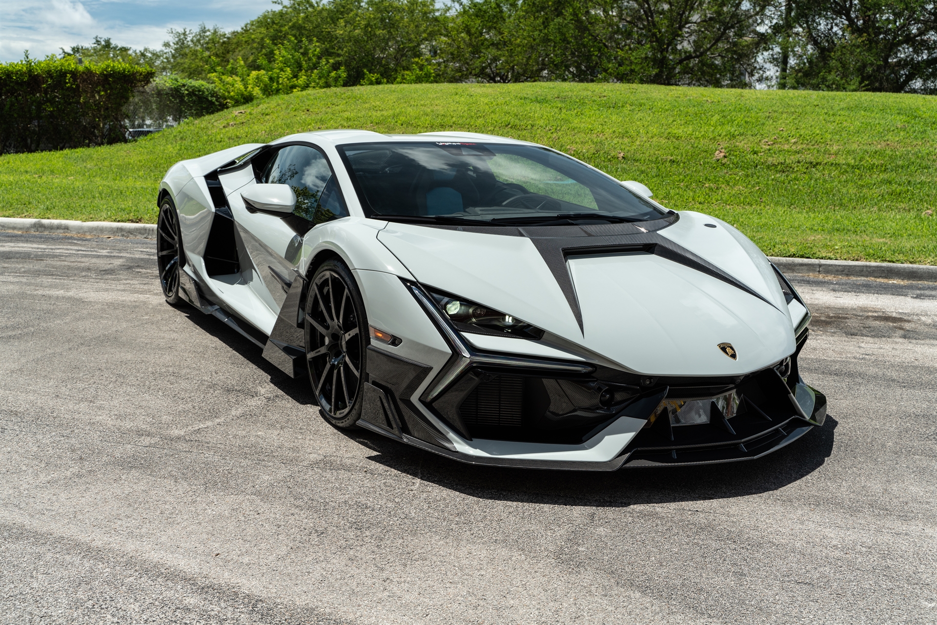 MANSORY Lamborghini Revuelto | Grigio Hati | on Mansory FV.10 Wheels | Gloss Black