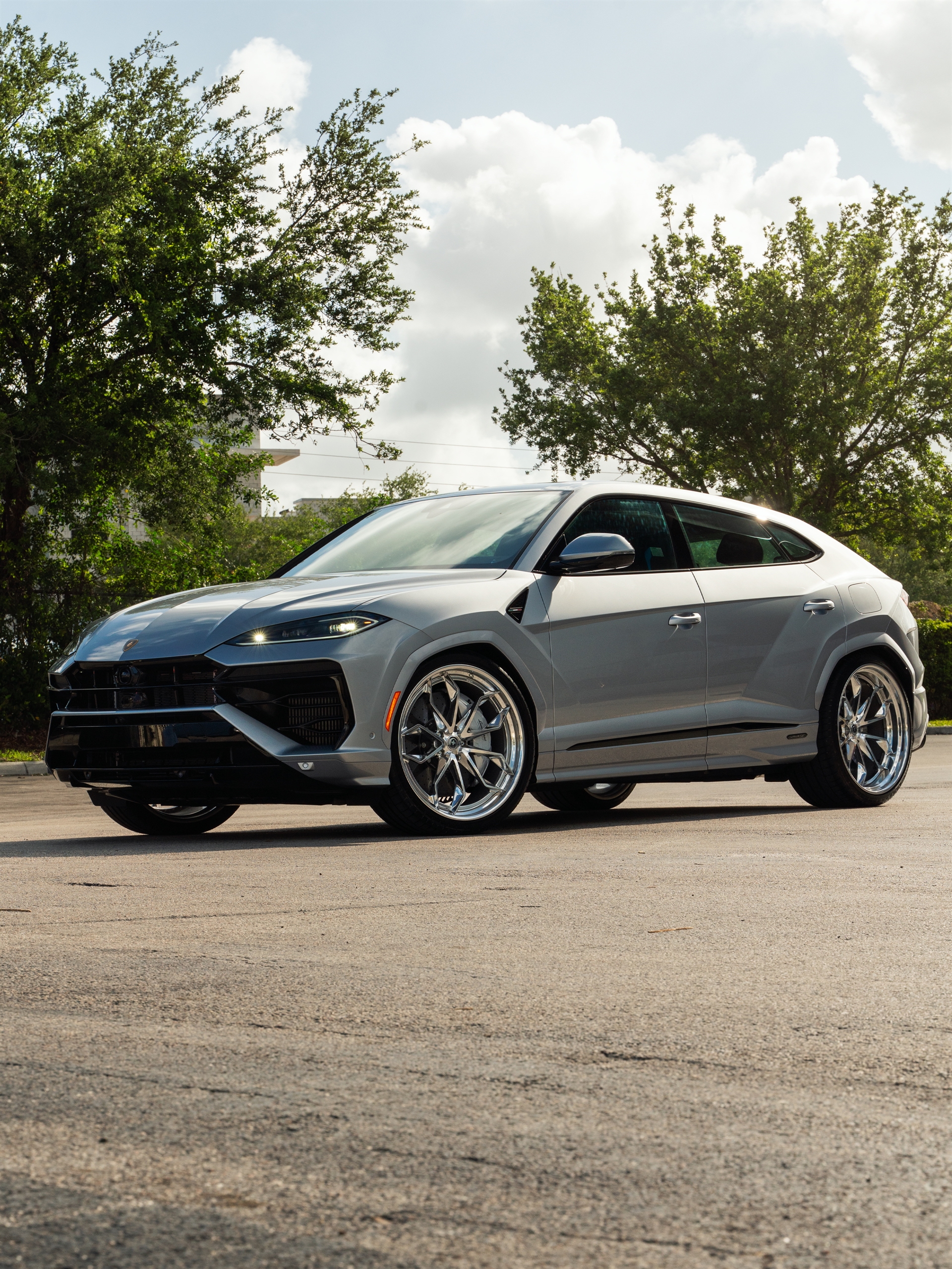 Lamborghini Urus SE | Grigio Nimbus | on HRE S201H | Polished Clear  
