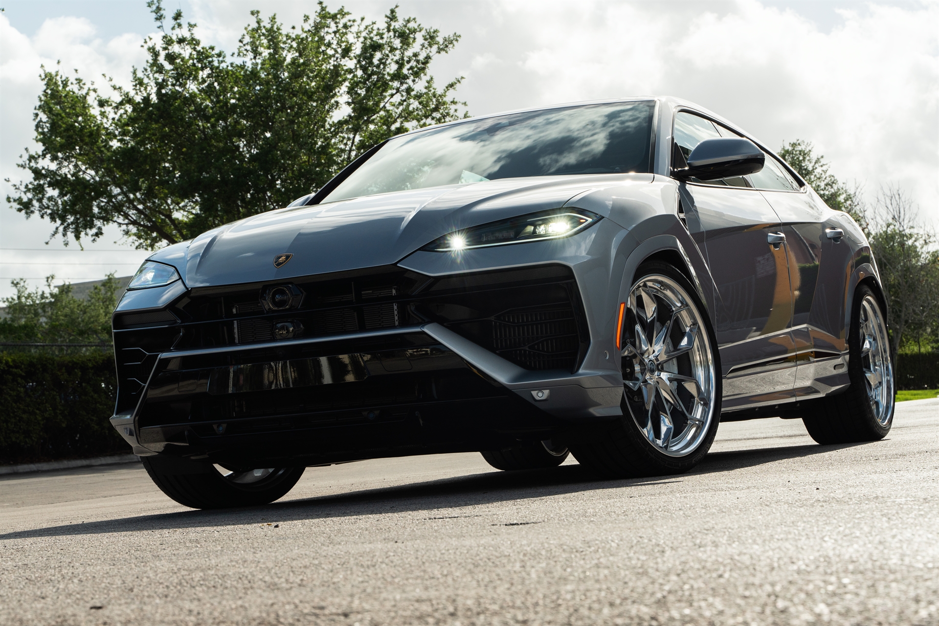 Lamborghini Urus SE | Grigio Nimbus | on HRE S201H | Polished Clear  
