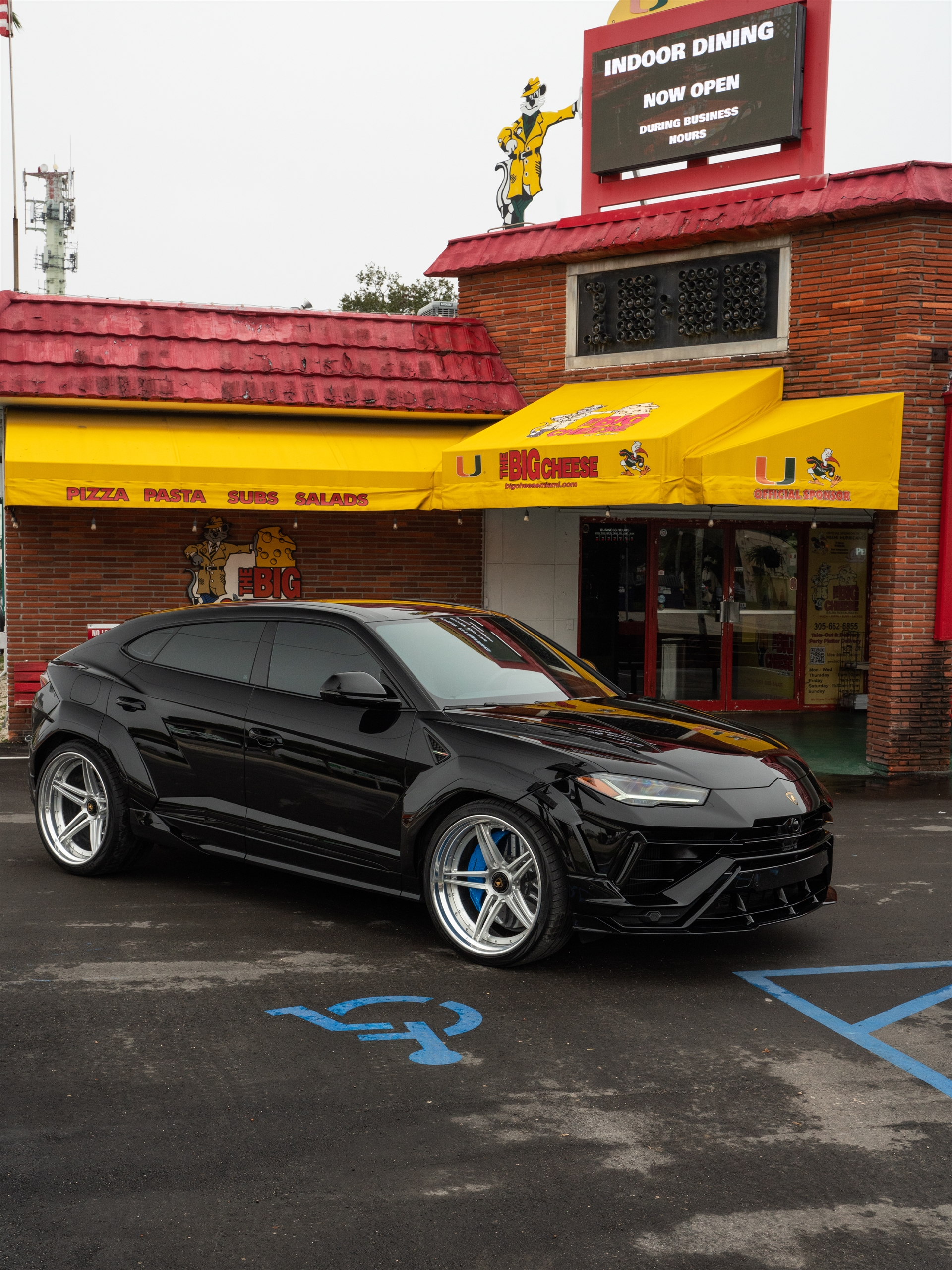 Lamborghini Urus S | Nero Noctis | 1016 Vision Widebody | on 1886 XR-003 Wheels | Brushed Clear