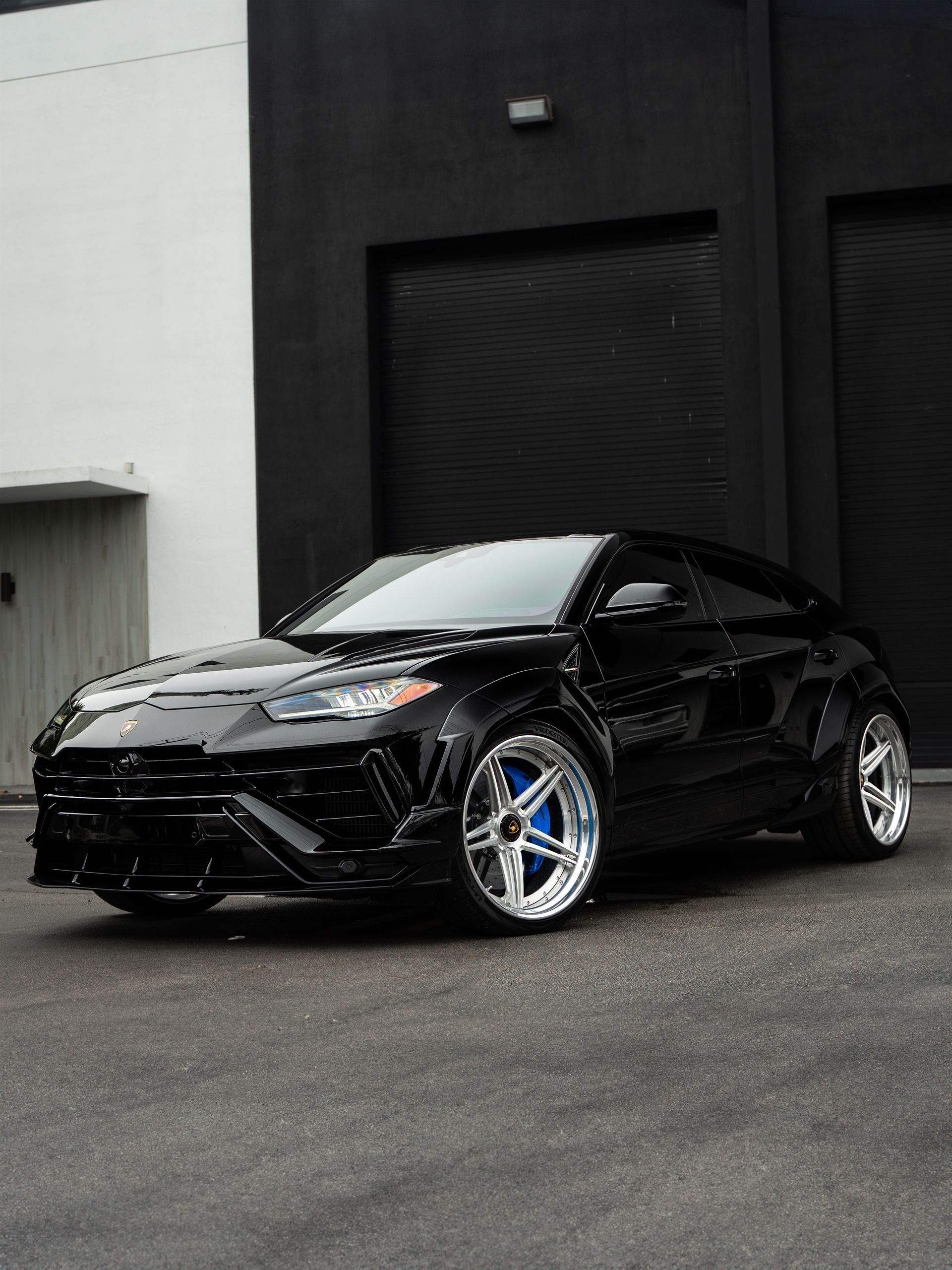 Lamborghini Urus S | Nero Noctis | 1016 Vision Widebody | on 1886 XR-003 Wheels | Brushed Clear