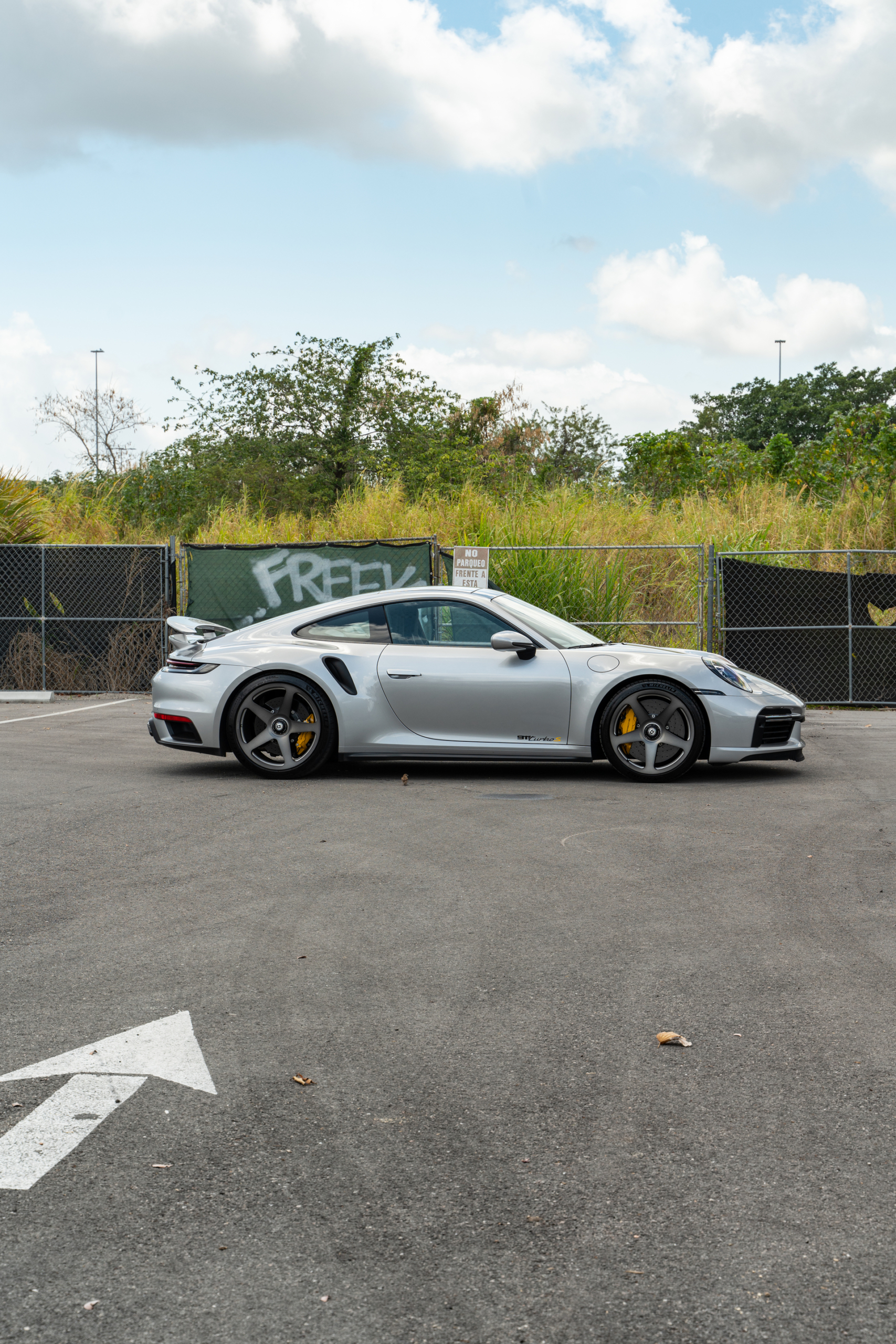 Porsche 992 Turbo S | GT Silver | on HRE 305M | Frozen Dark Polished