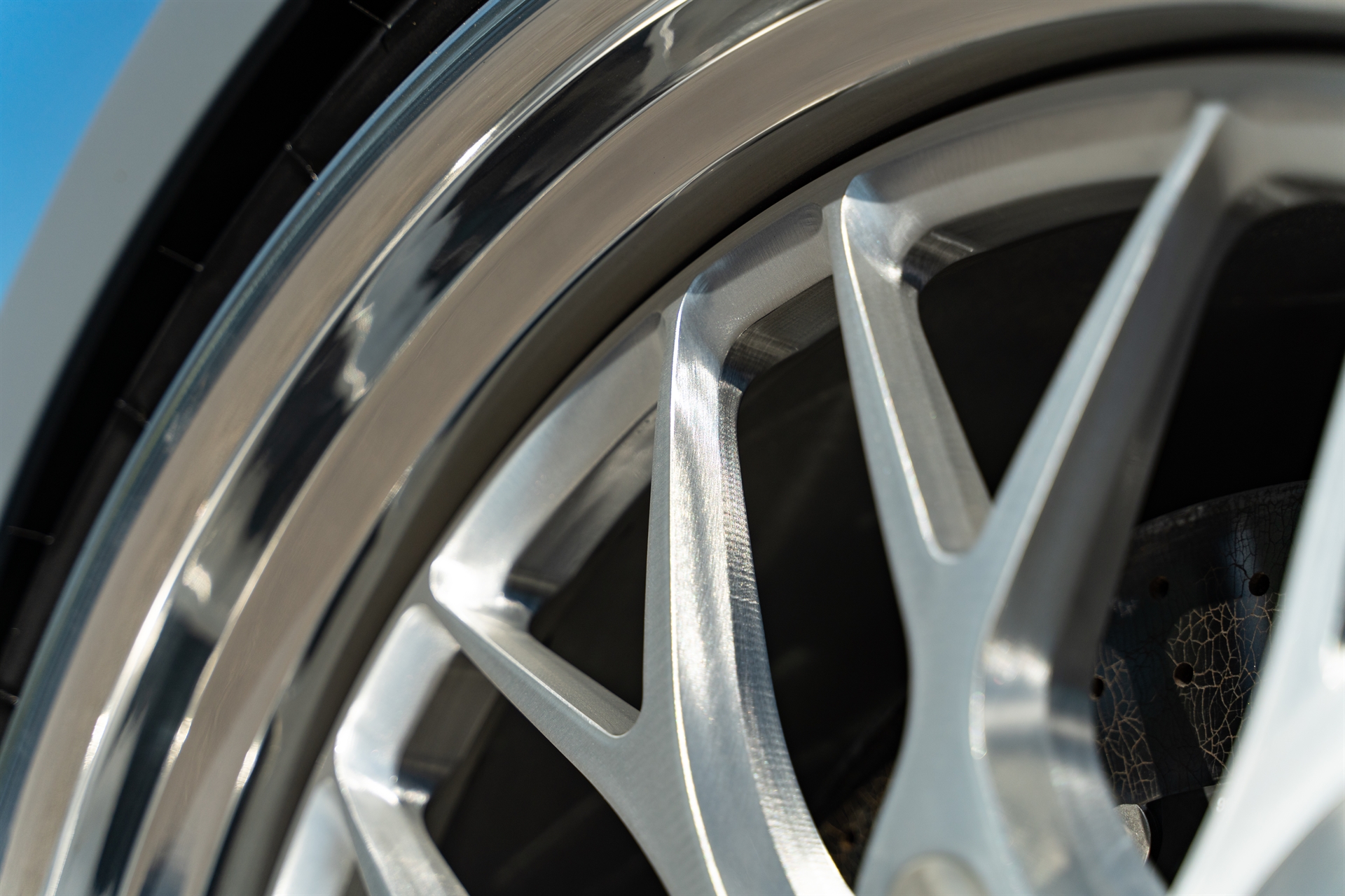 Porsche 992 Turbo S | Artic Gray | on HRE 520 FMR | Brushed Clear