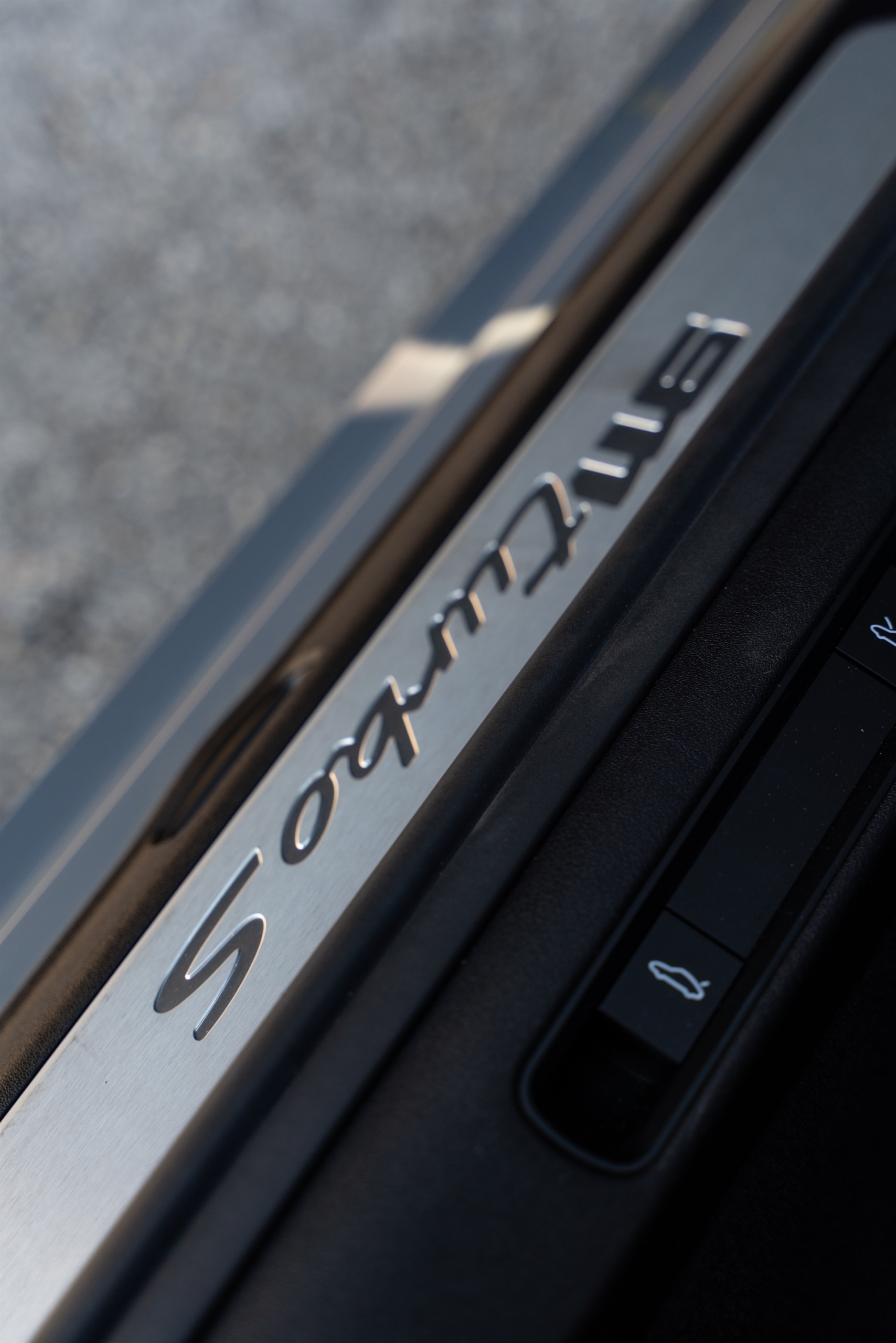 Porsche 992 Turbo S | Artic Gray | on HRE 520 FMR | Brushed Clear