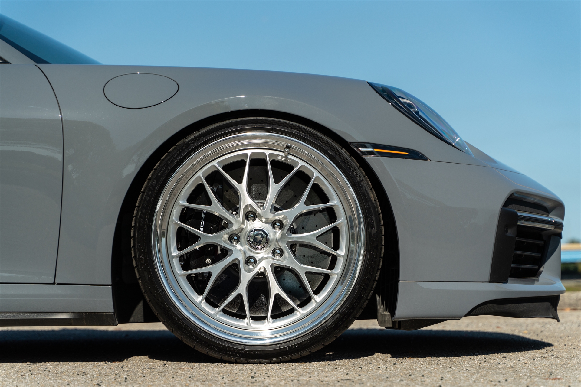 Porsche 992 Turbo S | Artic Gray | on HRE 520 FMR | Brushed Clear