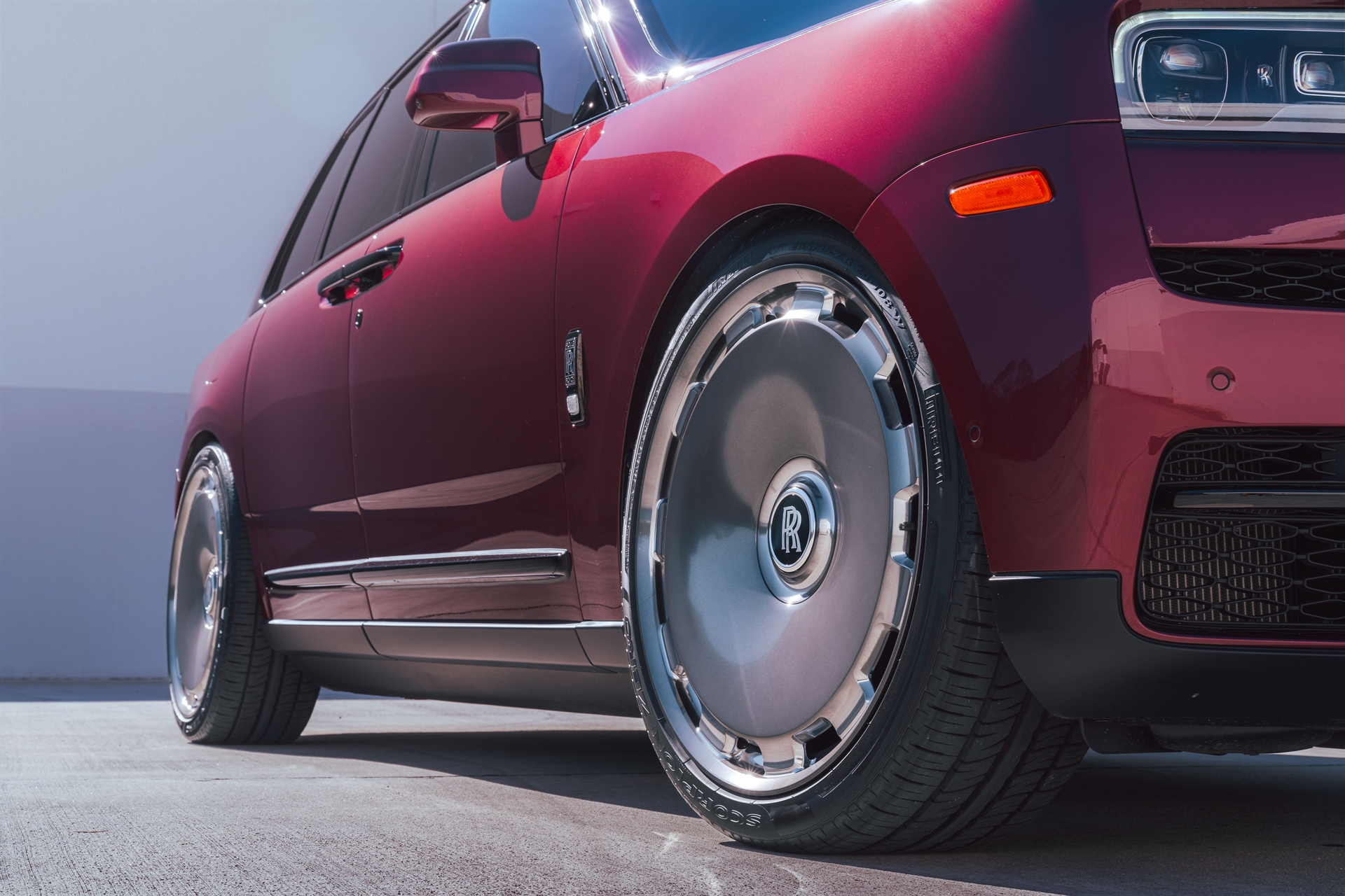 Rolls Royce Cullinan on HRE L108M