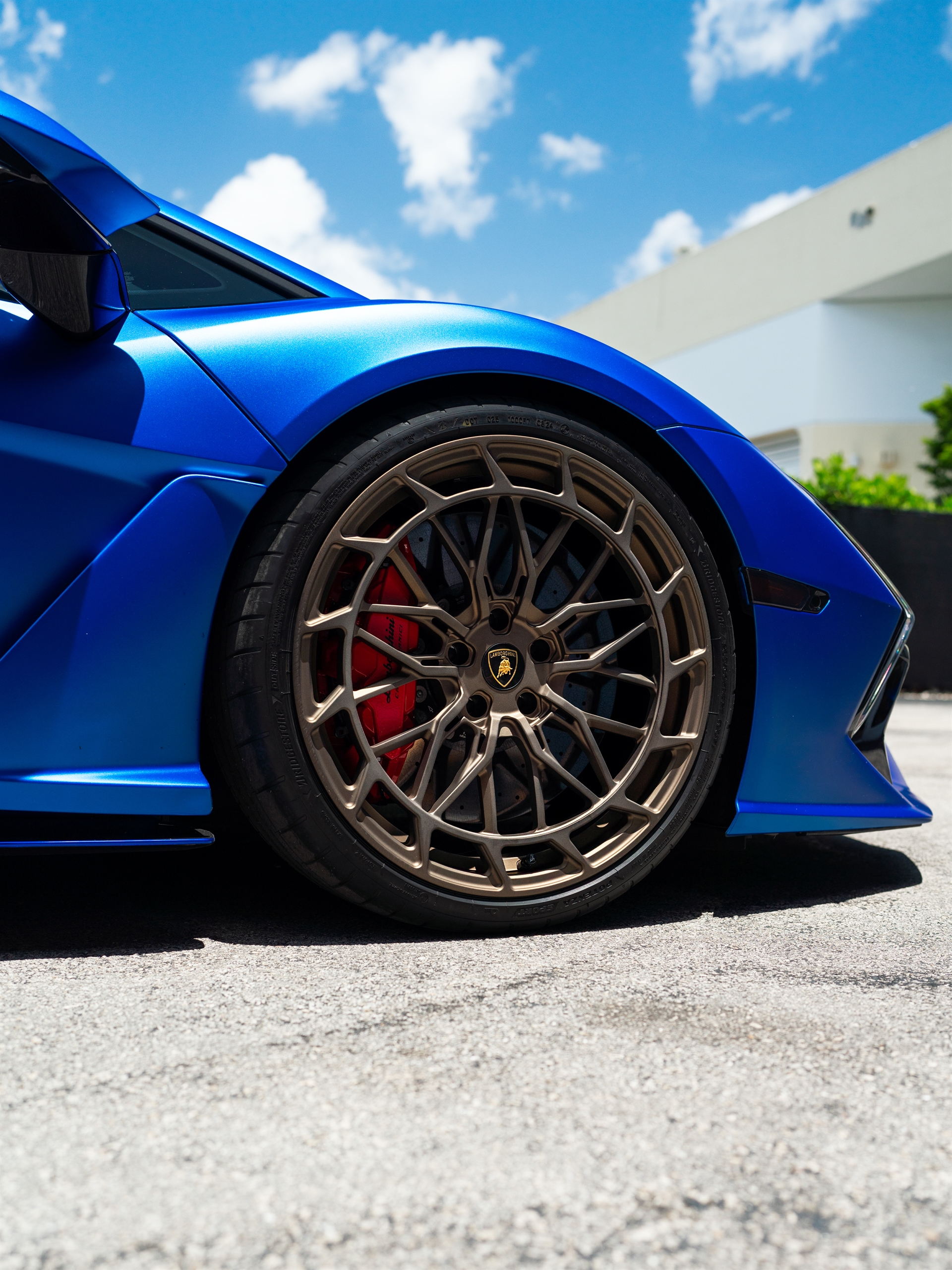Lamborghini Revuelto | Blu Eleos | on Avant Garde AGL80 | Satin Bronze