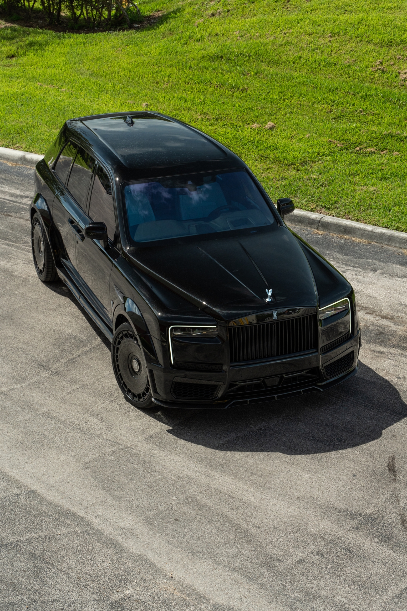 1016 Industries Cullinan Series II | Diamond Black | on Avant Garde SRX-04 | Gloss Black