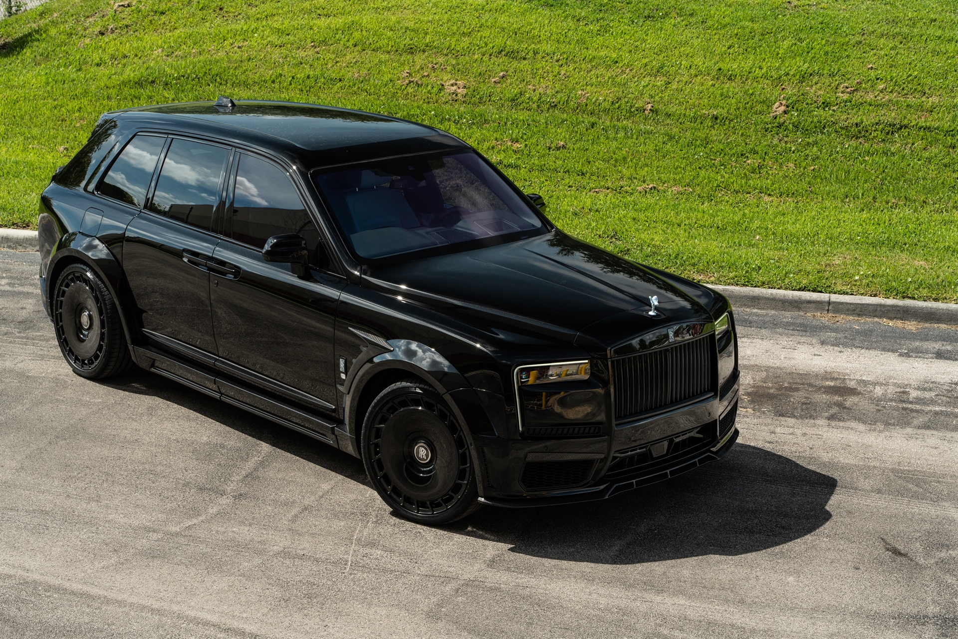 1016 Industries Cullinan Series II | Diamond Black | on Avant Garde SRX-04 | Gloss Black