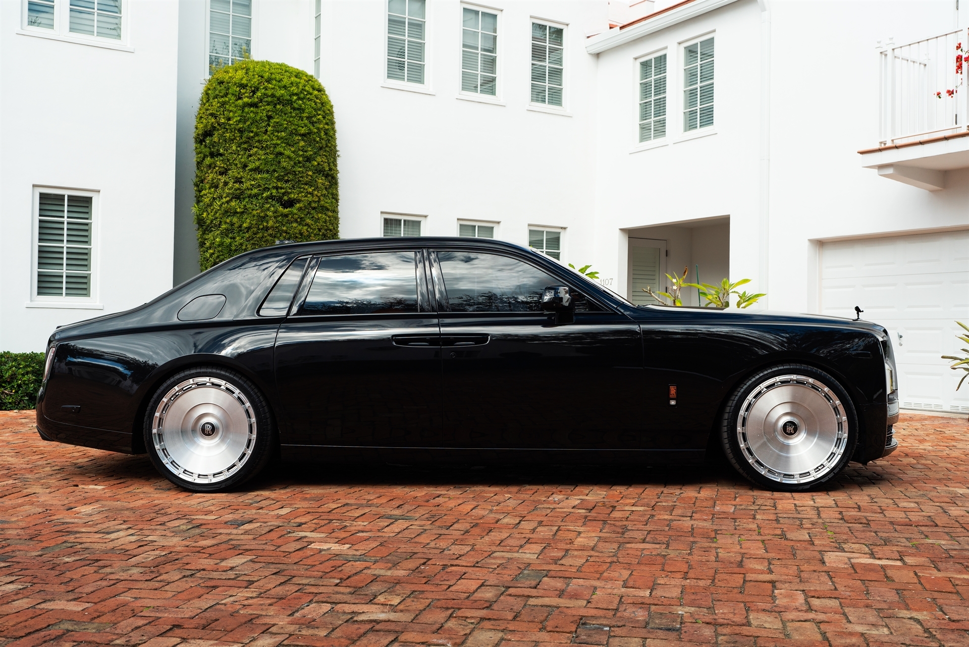 Rolls Royce Phantom | Diamond Black | on Novitec SP3 | Brushed Clear