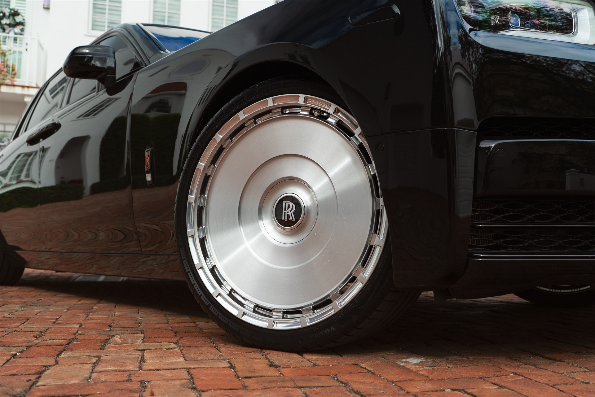 Rolls Royce Phantom | Diamond Black | on Novitec SP3 | Brushed Clear