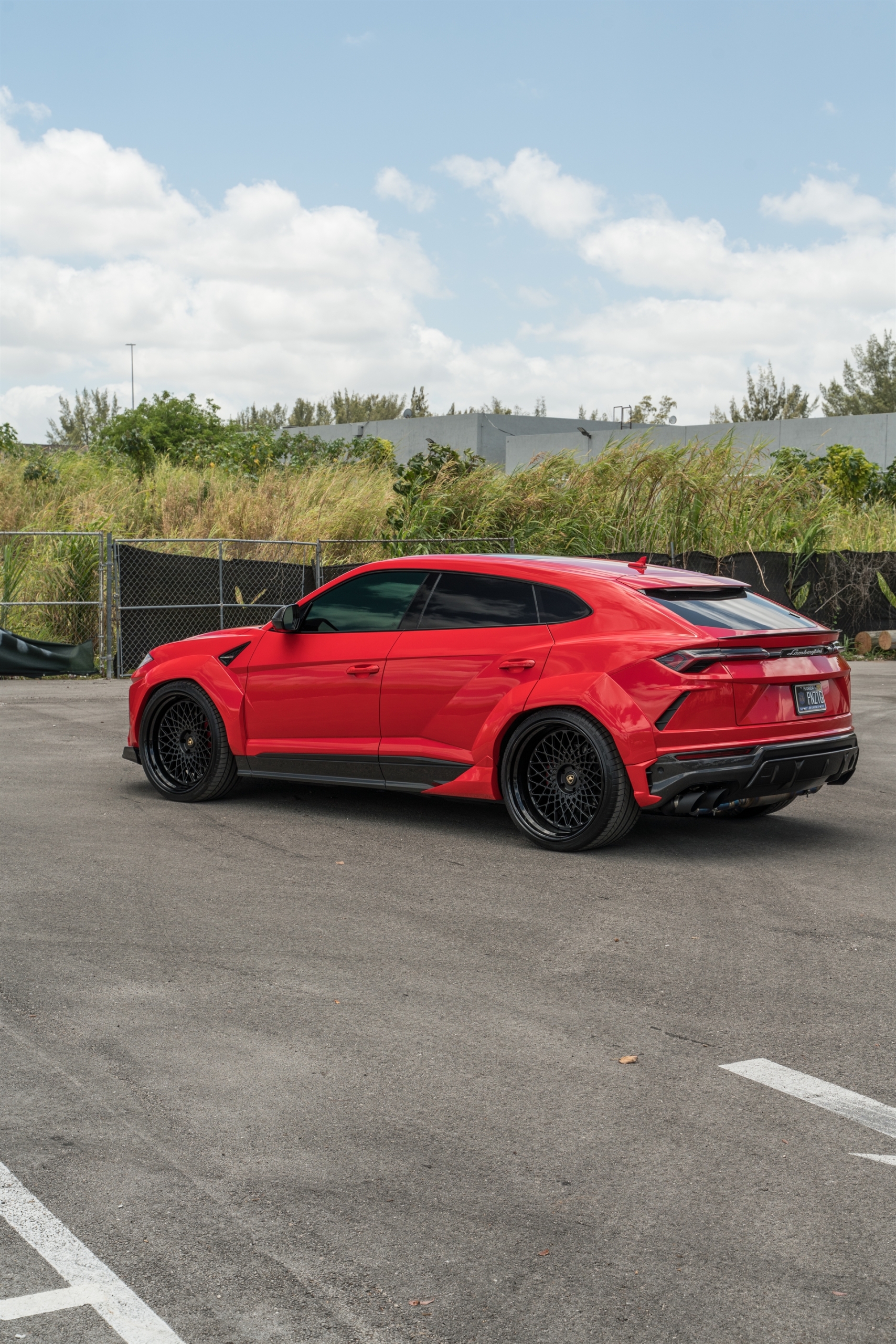 Lamborghini Urus | Rosso Mars | on 1886 S009 | Satin Black