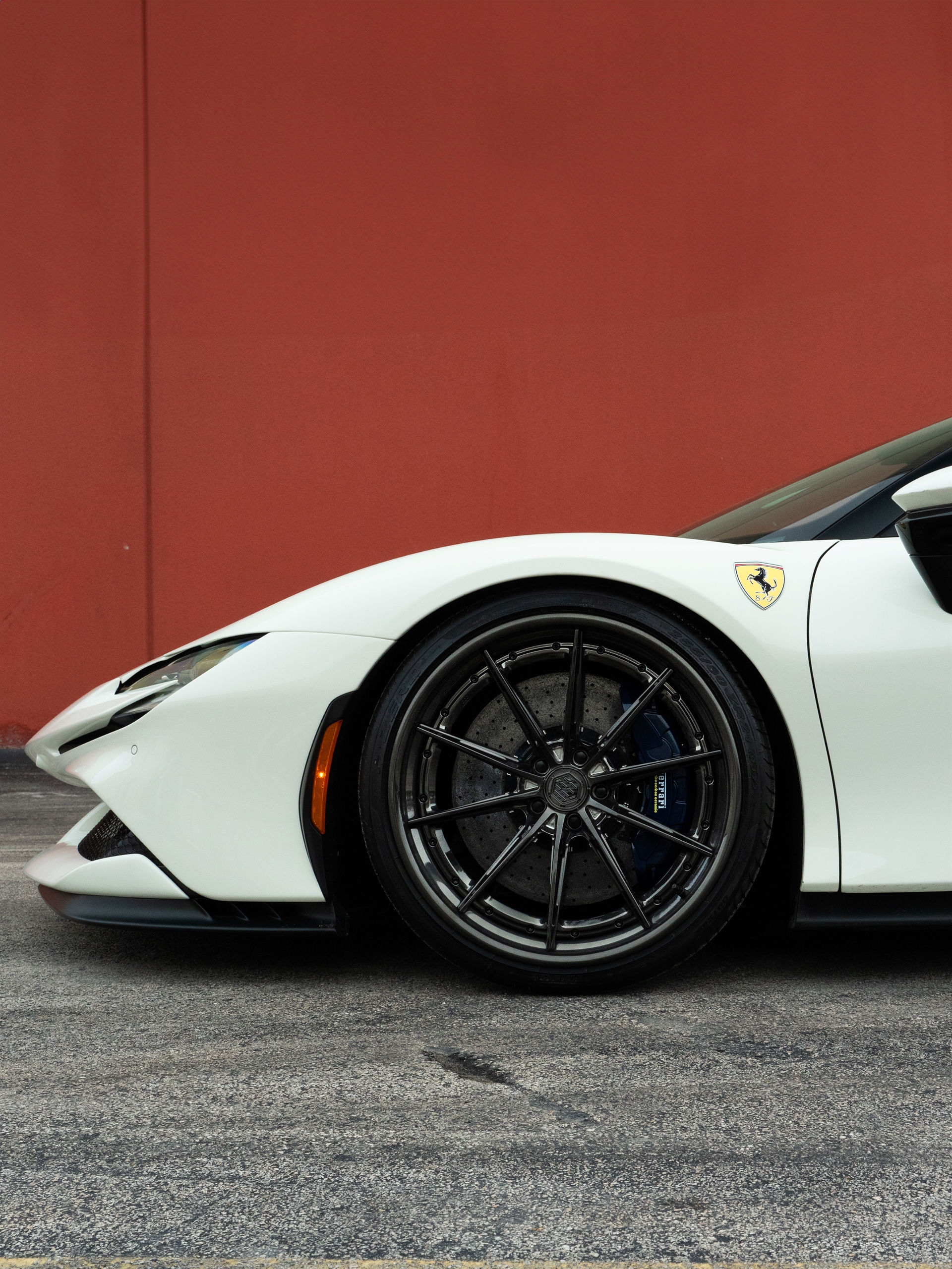 Ferrari SF90 | Bianco Avus | on 1886 G010 | Polished Liquid Smoke