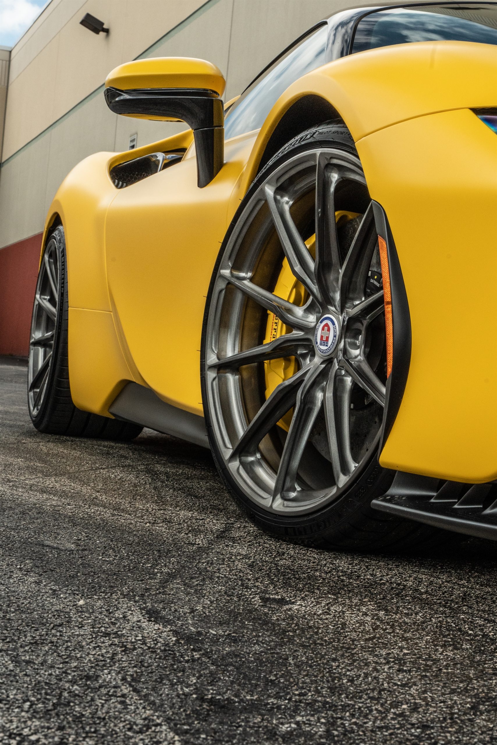 Ferrari SF90 Gialo Modena HRE P104SC