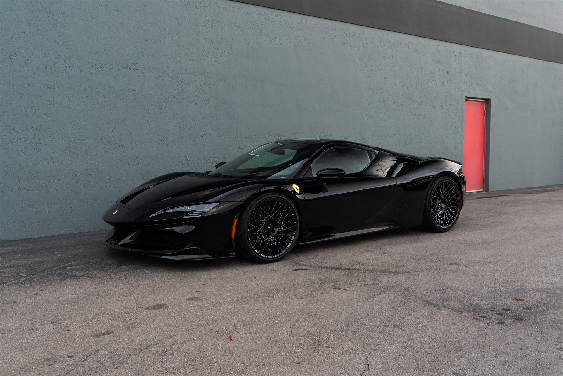 Ferrari SF90 | Nero | on HRE 501M | Gloss Black