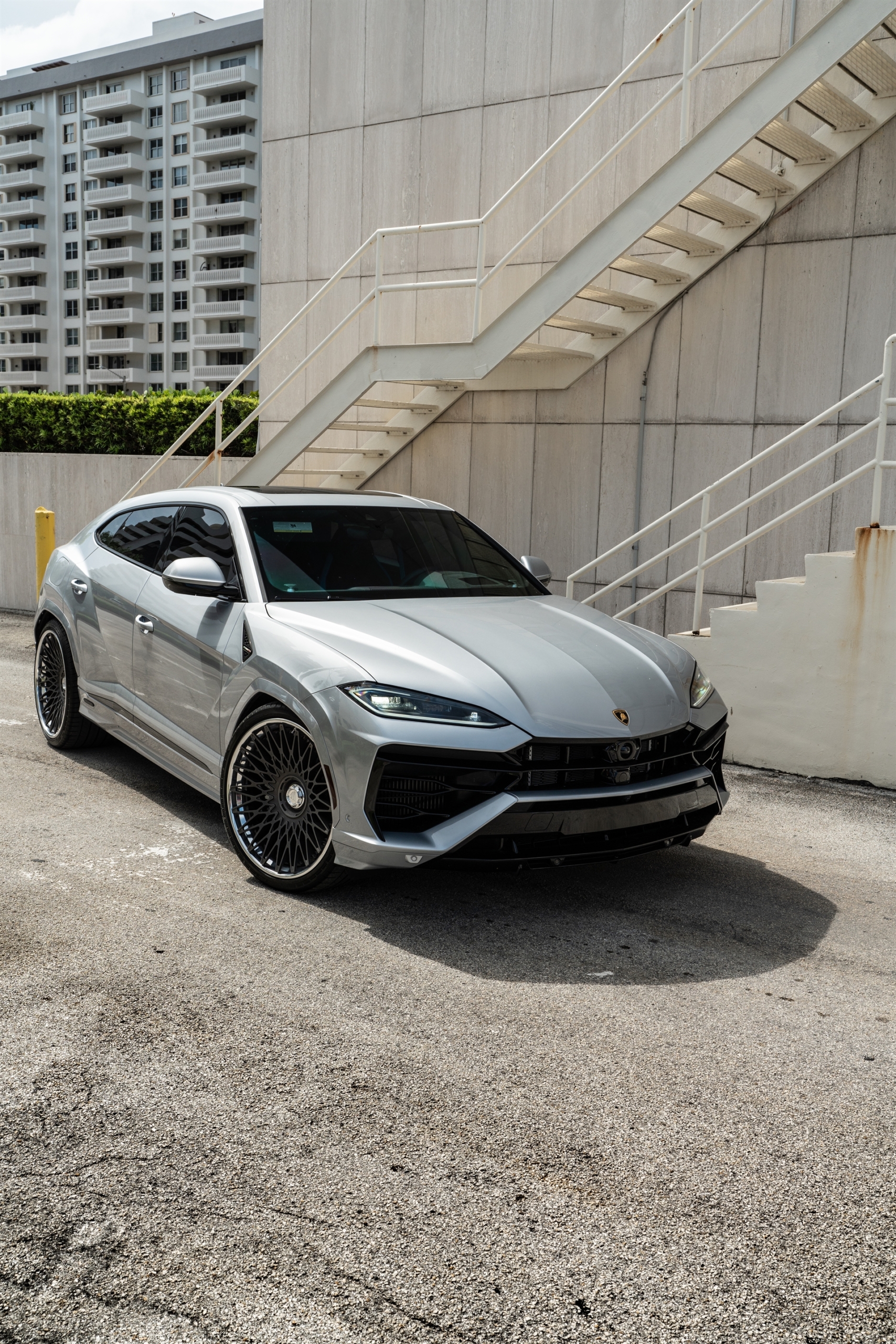 Lamborghini Urus SE | Grigio Nimbus | on ANRKY RS7.3 | Frozen Polished Gunmetal