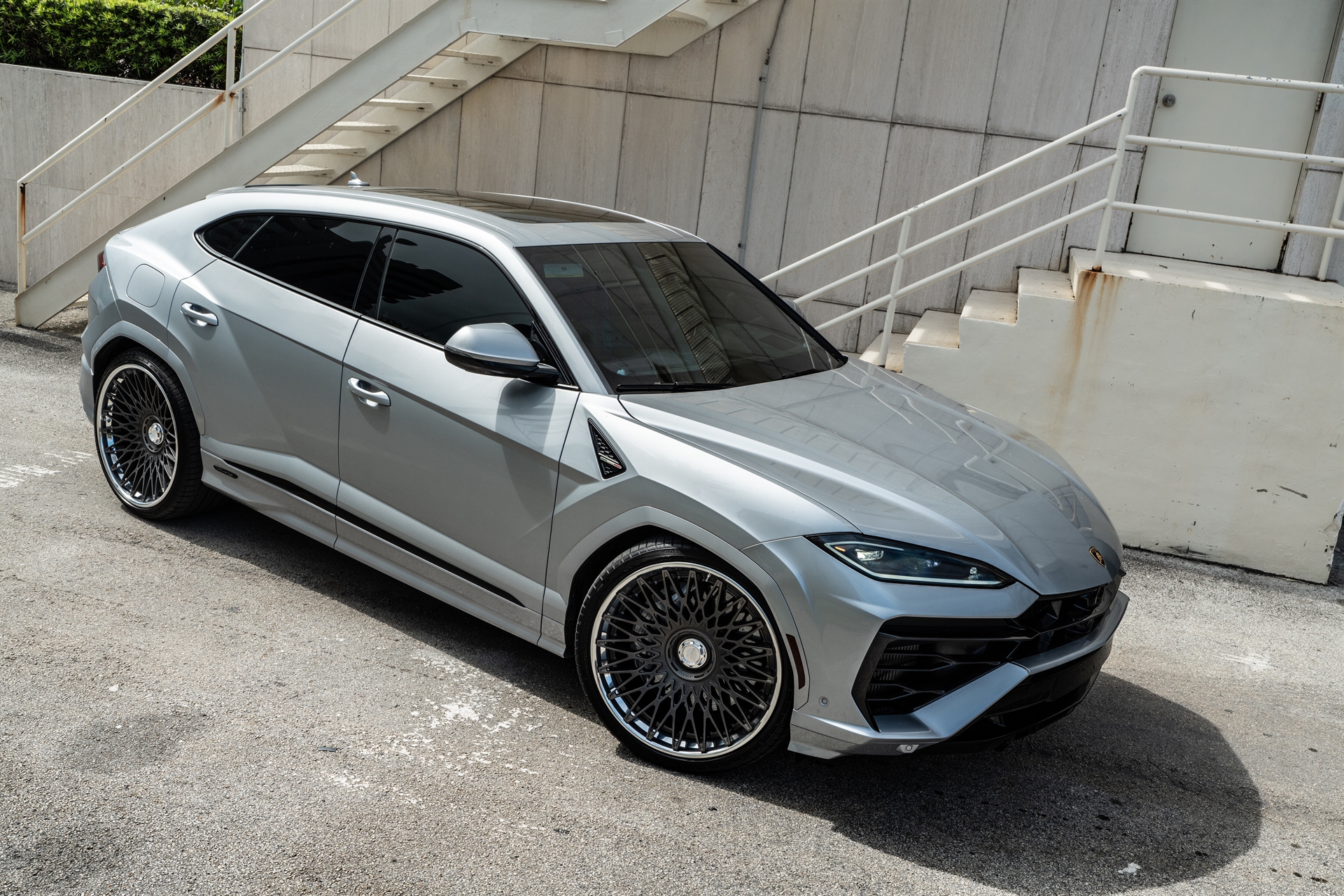 Lamborghini Urus SE | Grigio Nimbus | on ANRKY RS7.3 | Frozen Polished Gunmetal
