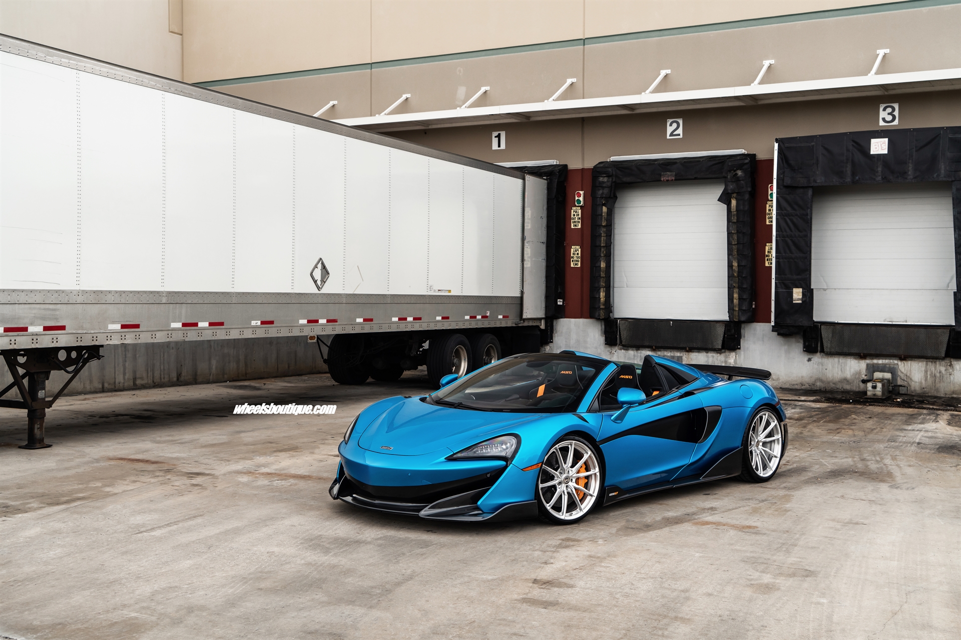 HRE P104SC | McLaren 600LT MSO Ludus Blue Spider
