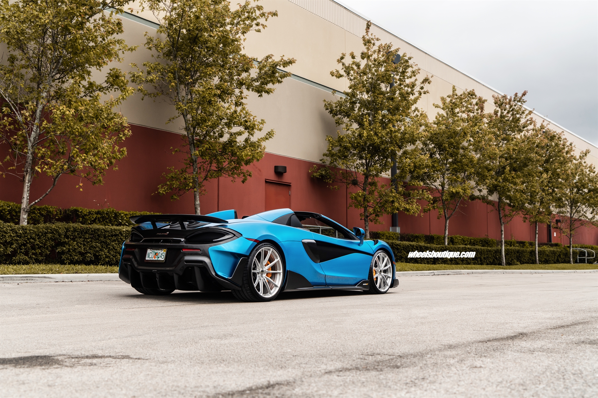 HRE P104SC | McLaren 600LT MSO Ludus Blue Spider