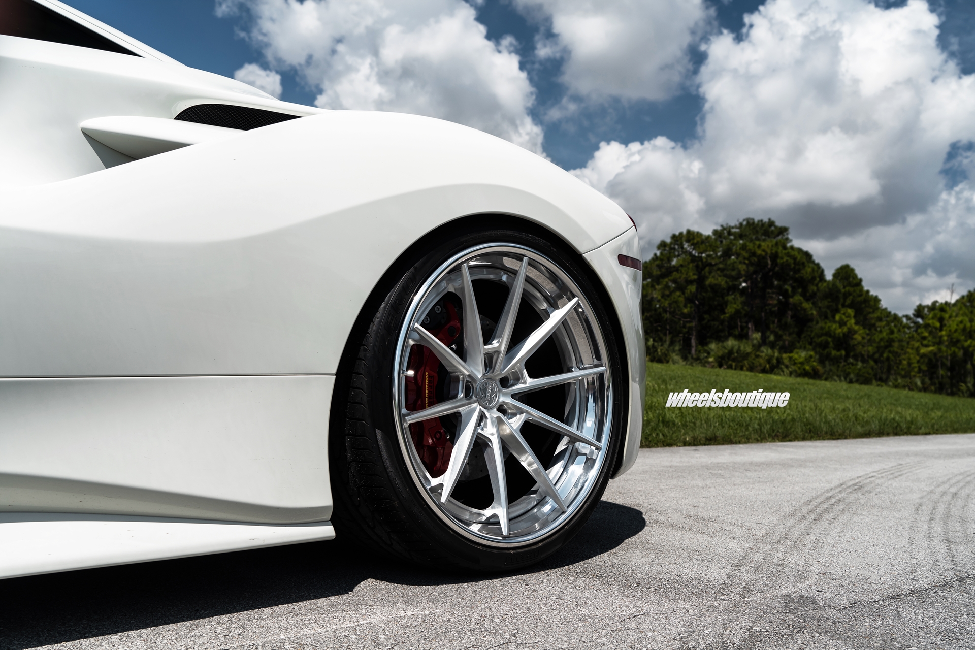 Ferrari 488 | Bianco Avus | on ANRKY AN38 | Brushed Clear