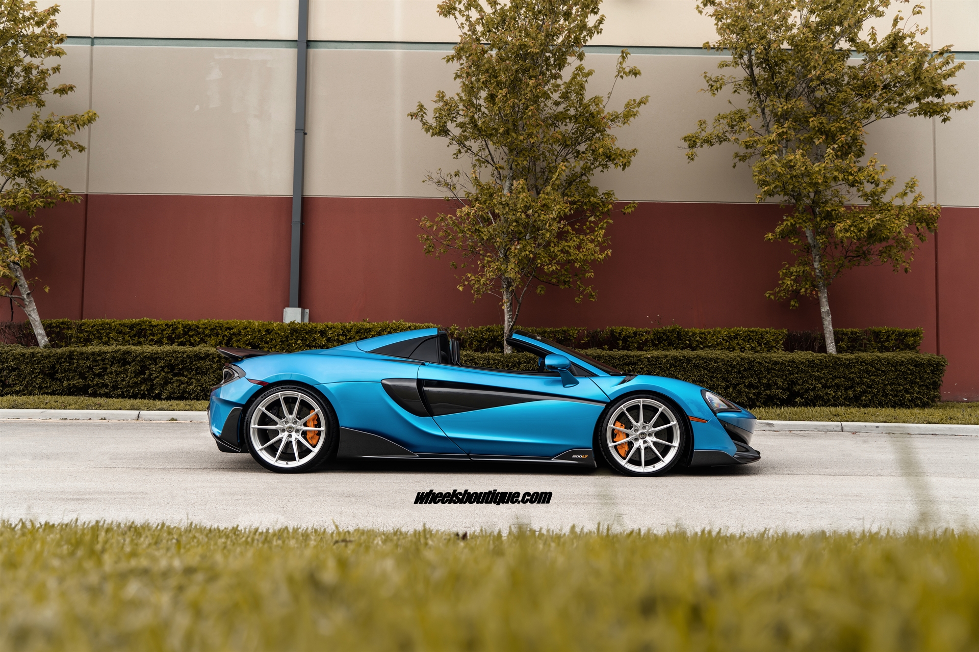 HRE P104SC | McLaren 600LT MSO Ludus Blue Spider