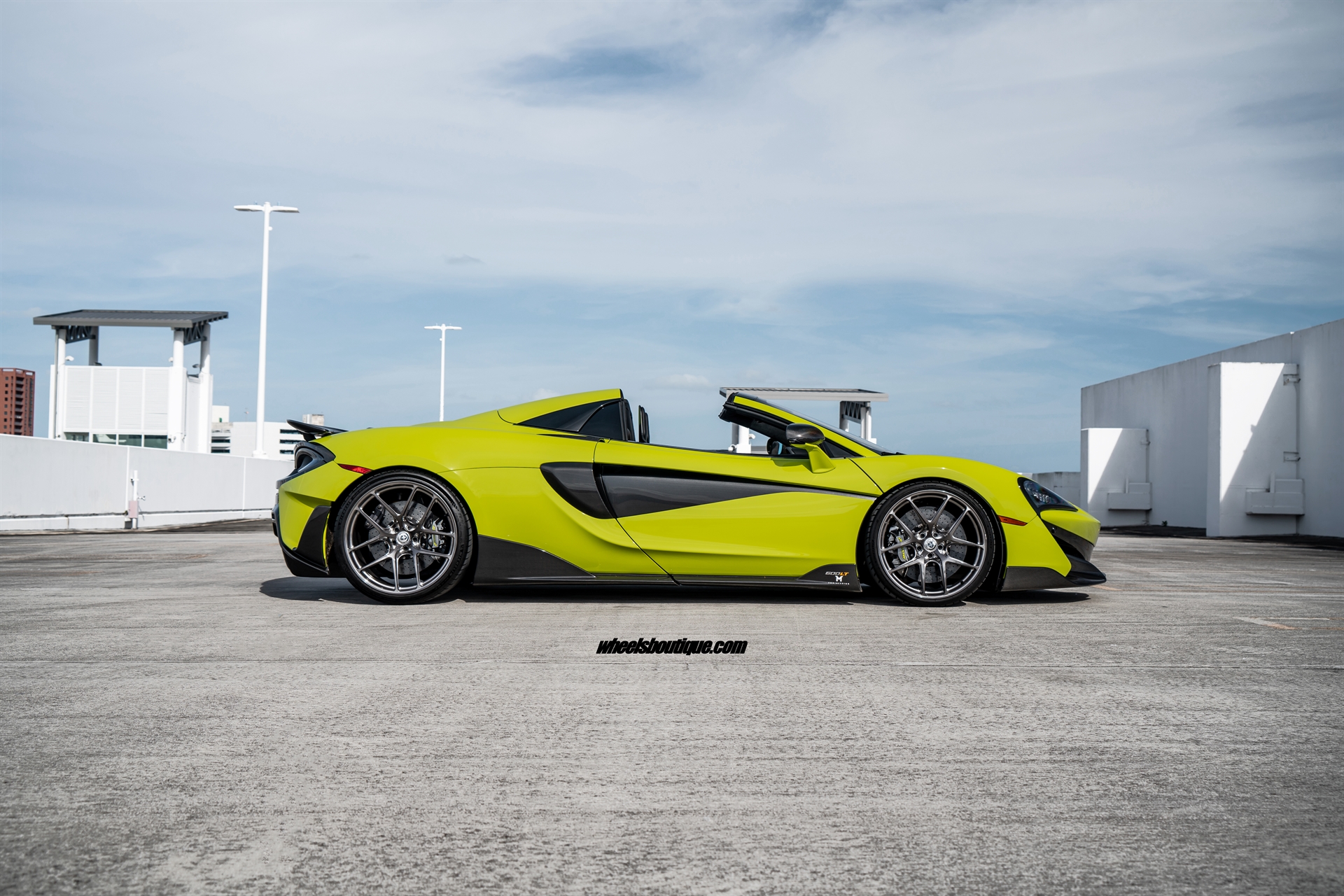 MCLAREN 600LT SPIDER ON HRE R101 LIGHTWEIGHT